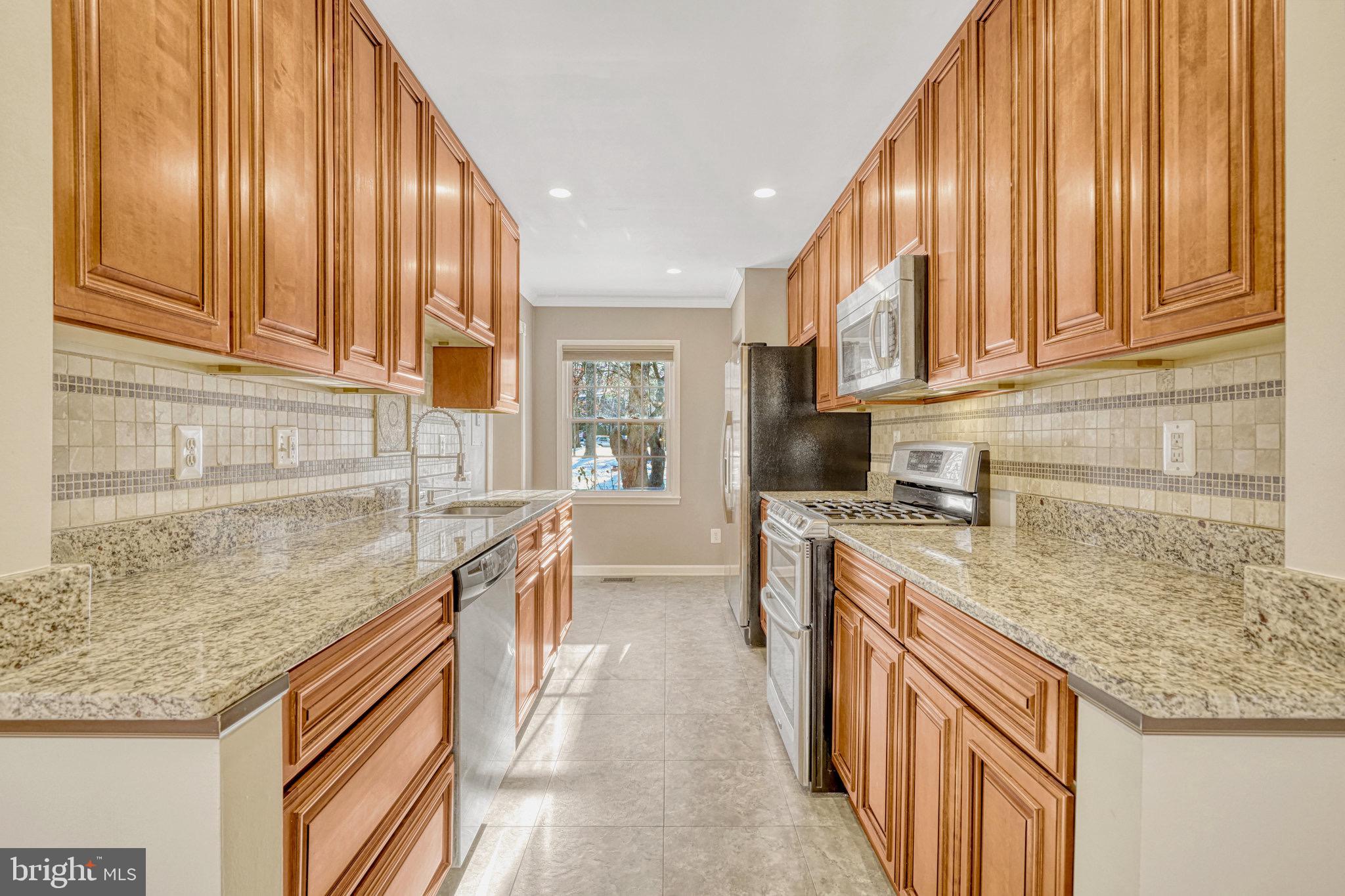 LONDON TOWNE - Residential