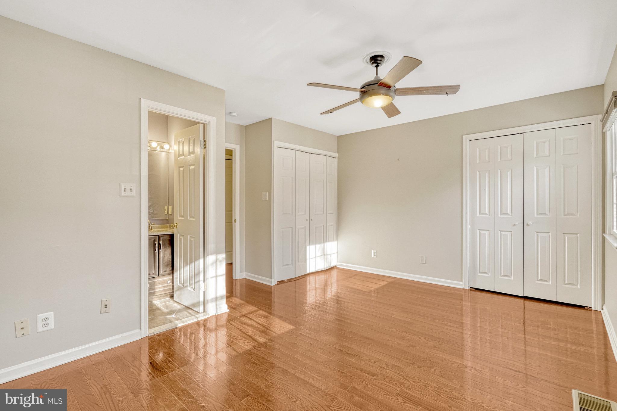LONDON TOWNE - Residential
