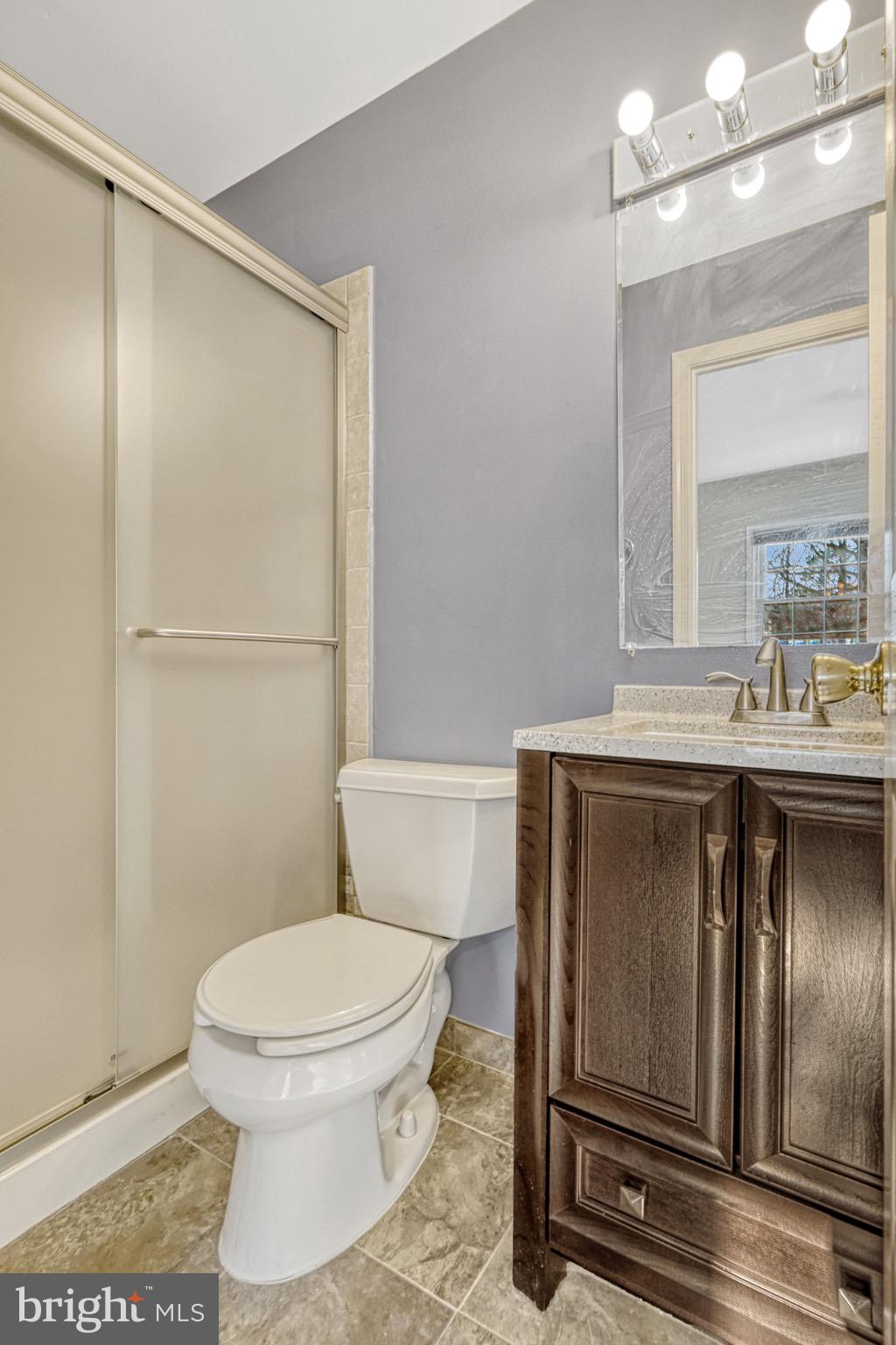 LONDON TOWNE - Residential