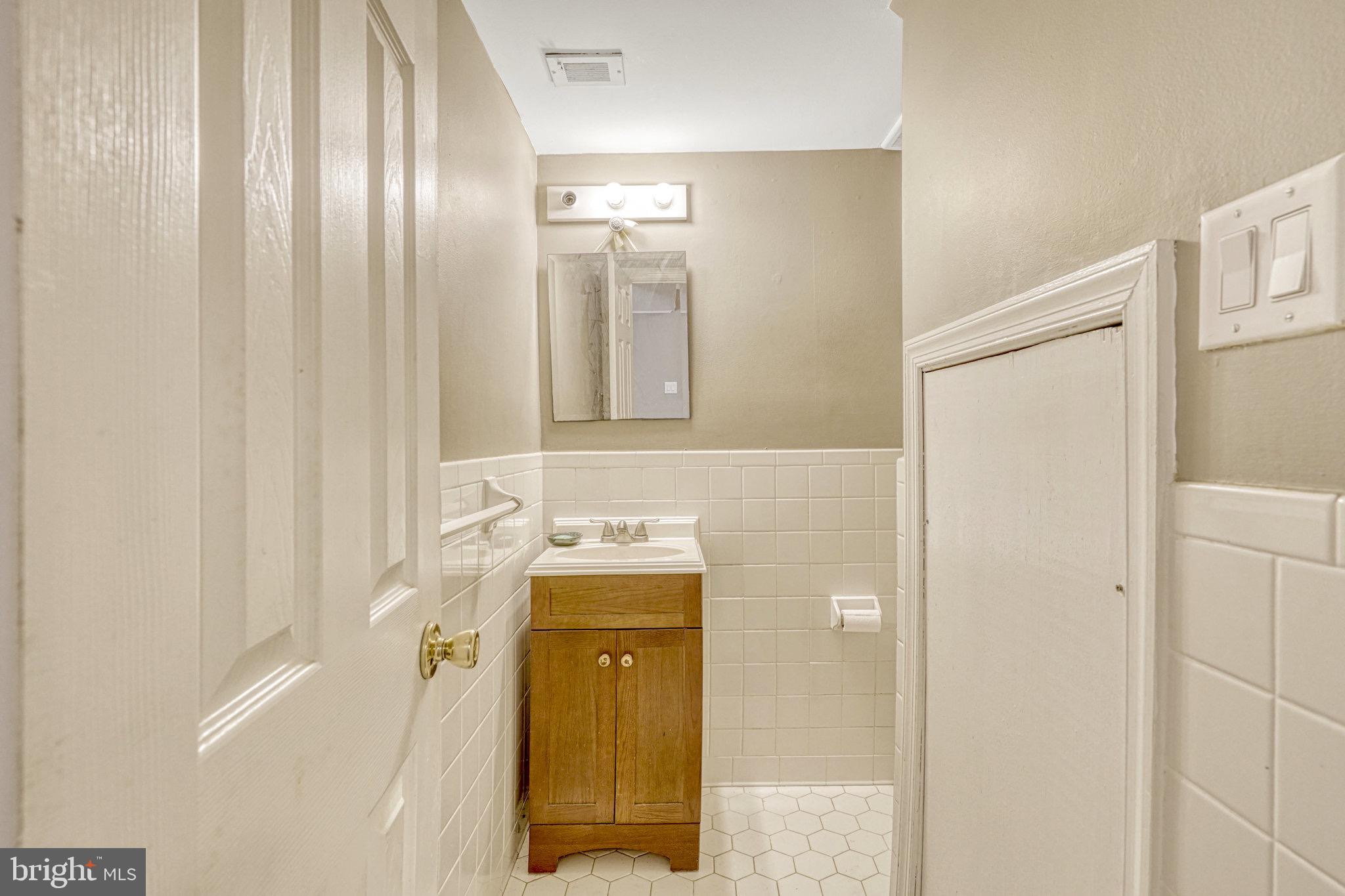 LONDON TOWNE - Residential
