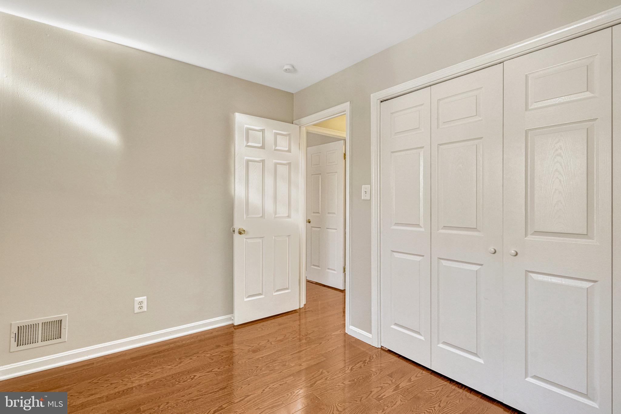 LONDON TOWNE - Residential