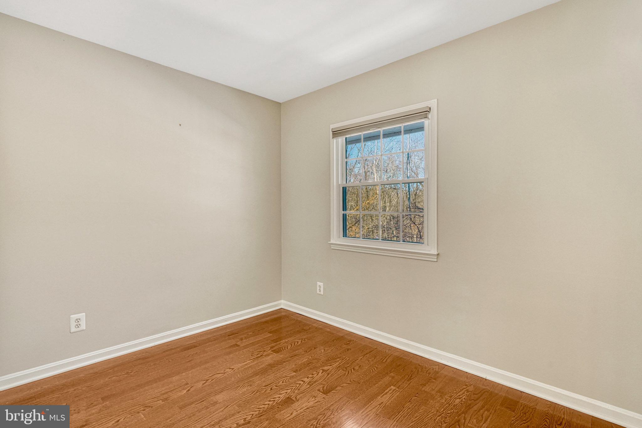 LONDON TOWNE - Residential