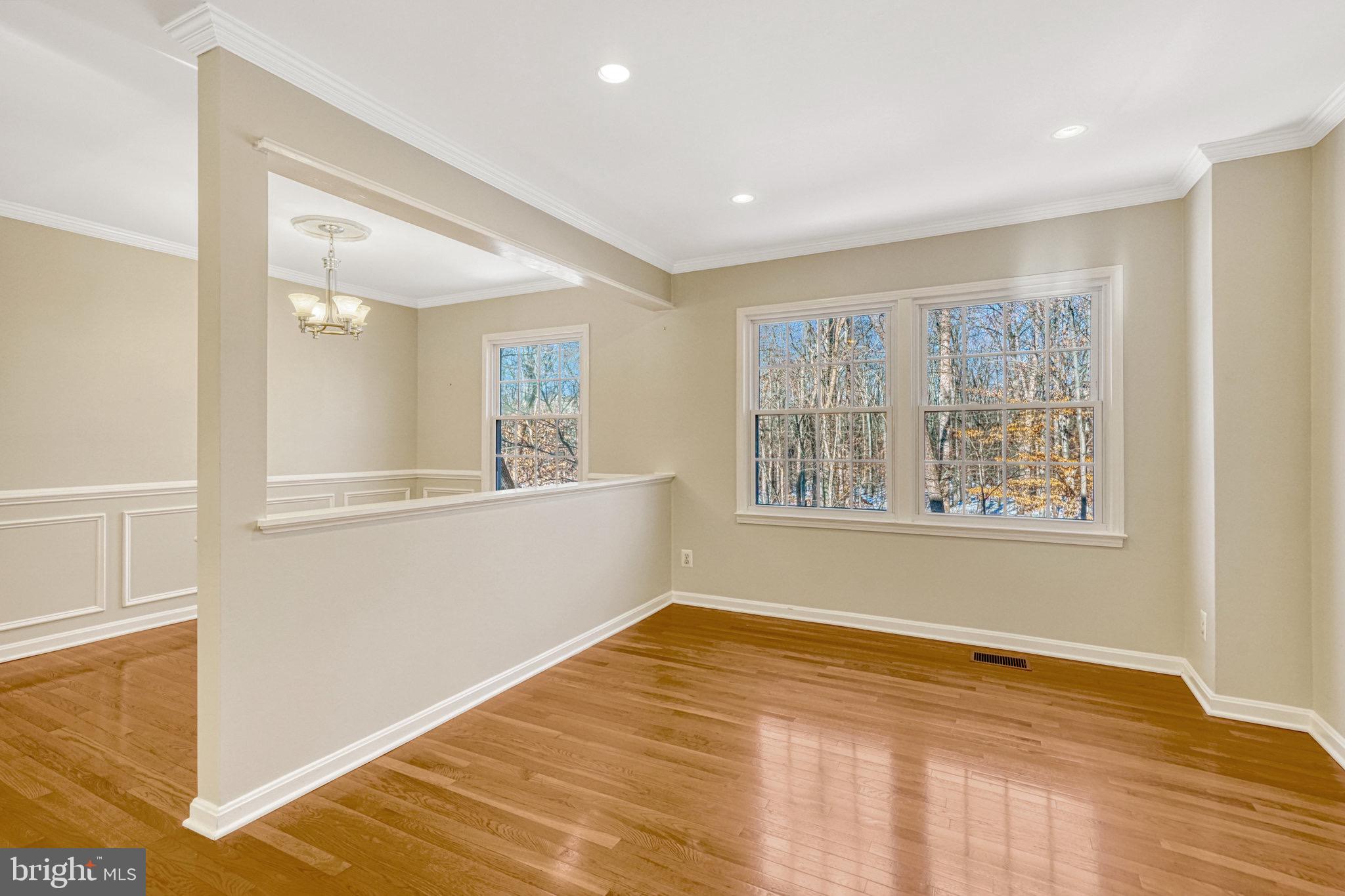 LONDON TOWNE - Residential