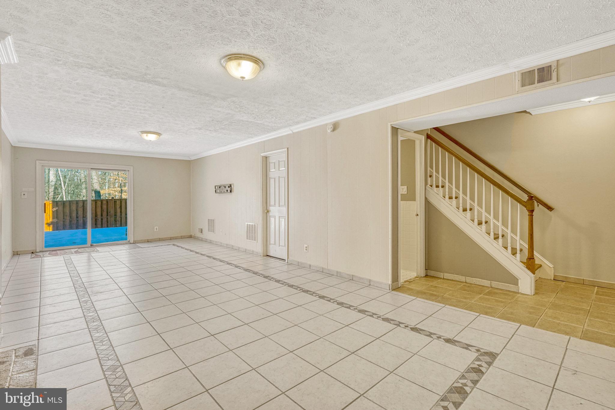 LONDON TOWNE - Residential