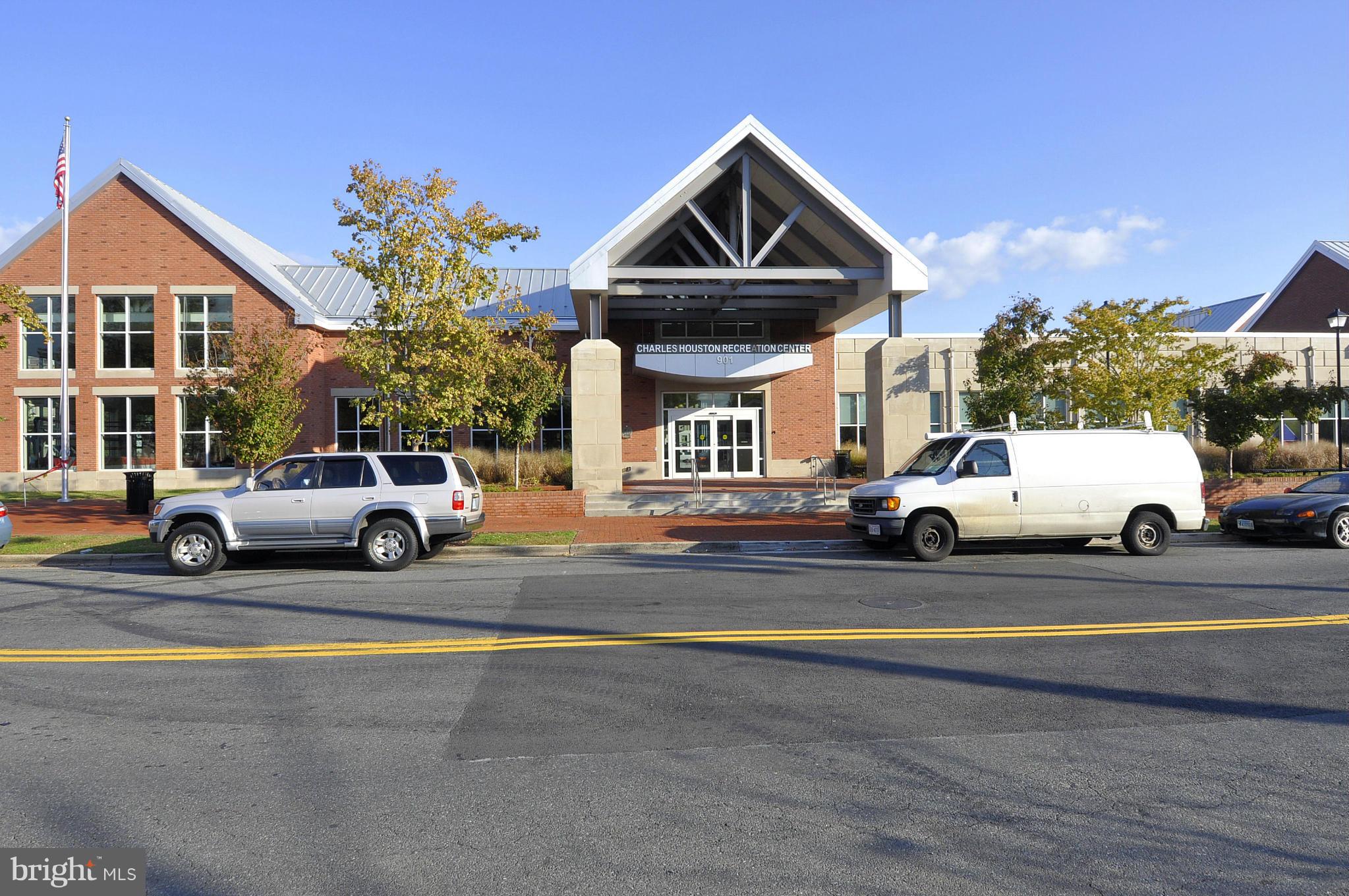 OLD TOWN COMMONS - Residential