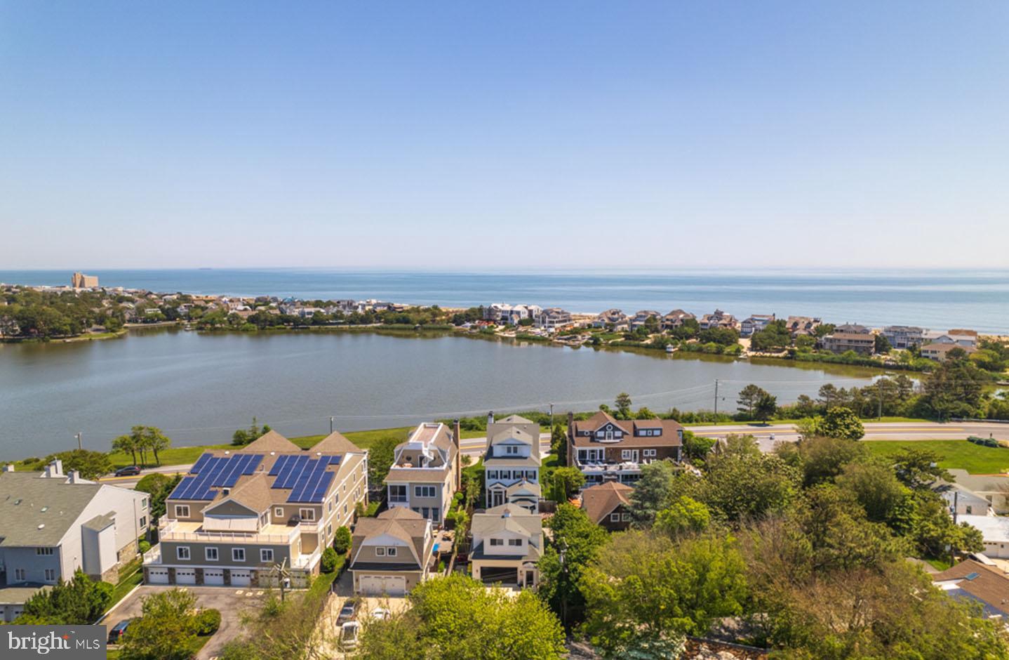 SILVER LAKE SHORES - Residential