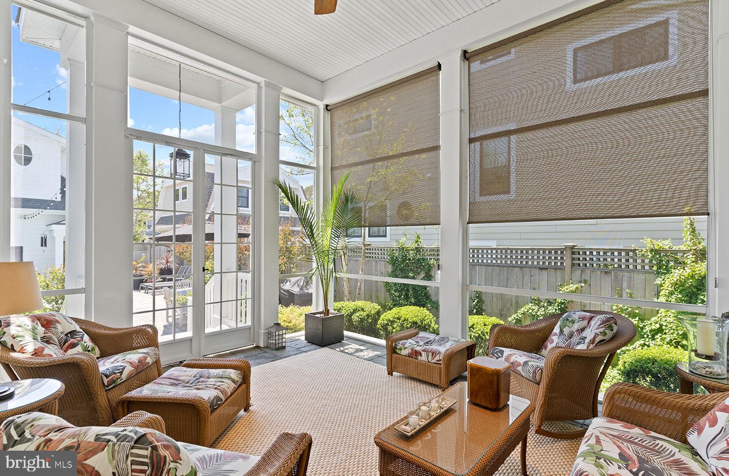 SILVER LAKE SHORES - Residential