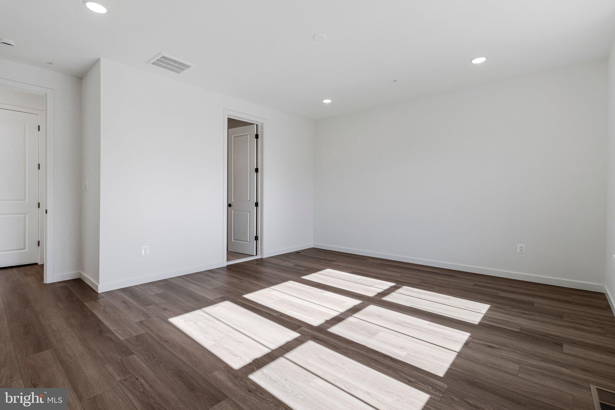 WORTHINGTON GROVE - Residential