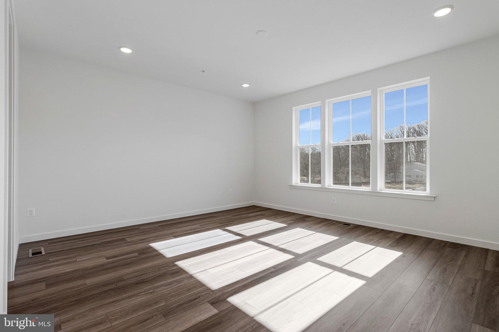 WORTHINGTON GROVE - Residential