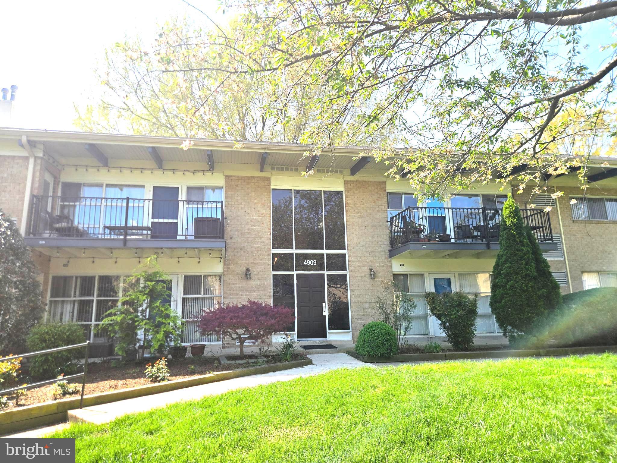 Immaculate 2-bedroom, 1-bath ground-floor unit offering comfort and convenience. Features include 2 parking spaces and 1 visitor pass. HVAC system replaced approximately 2 years ago. Owner pays the electric utility. Just pack your bags and move right in!
