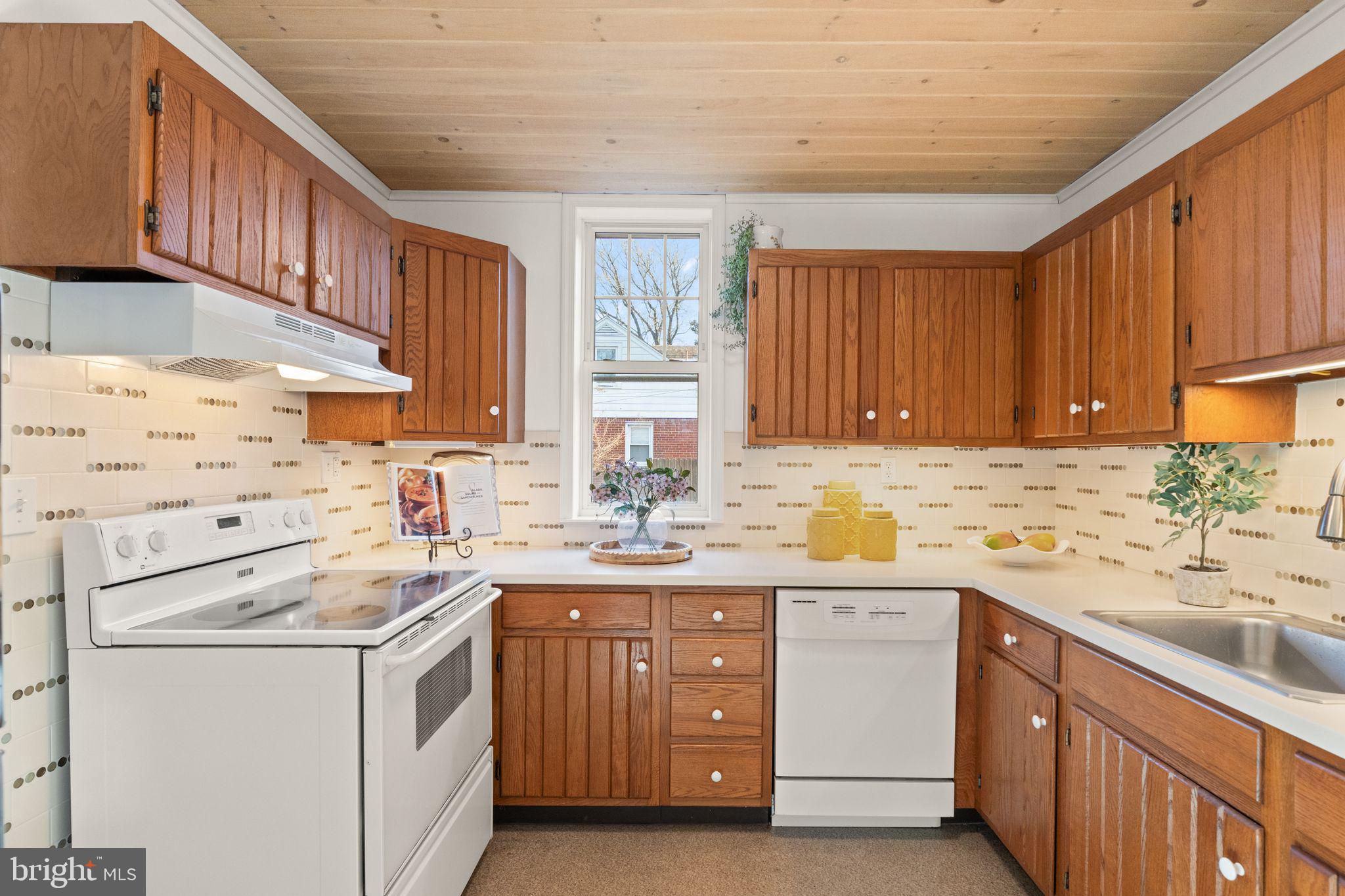 TEMPLE VIEW - Residential