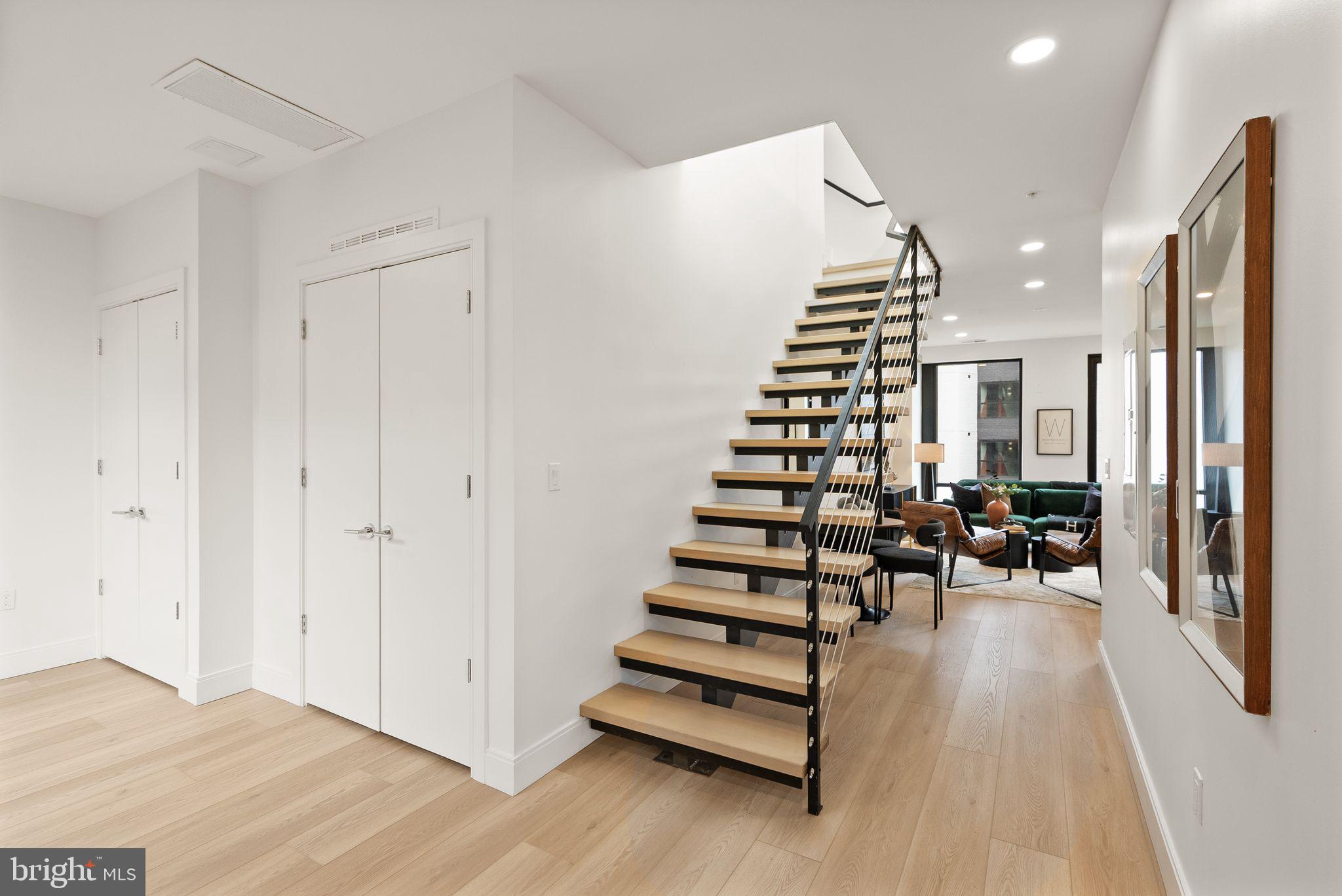 FOREST HILLS - Residential