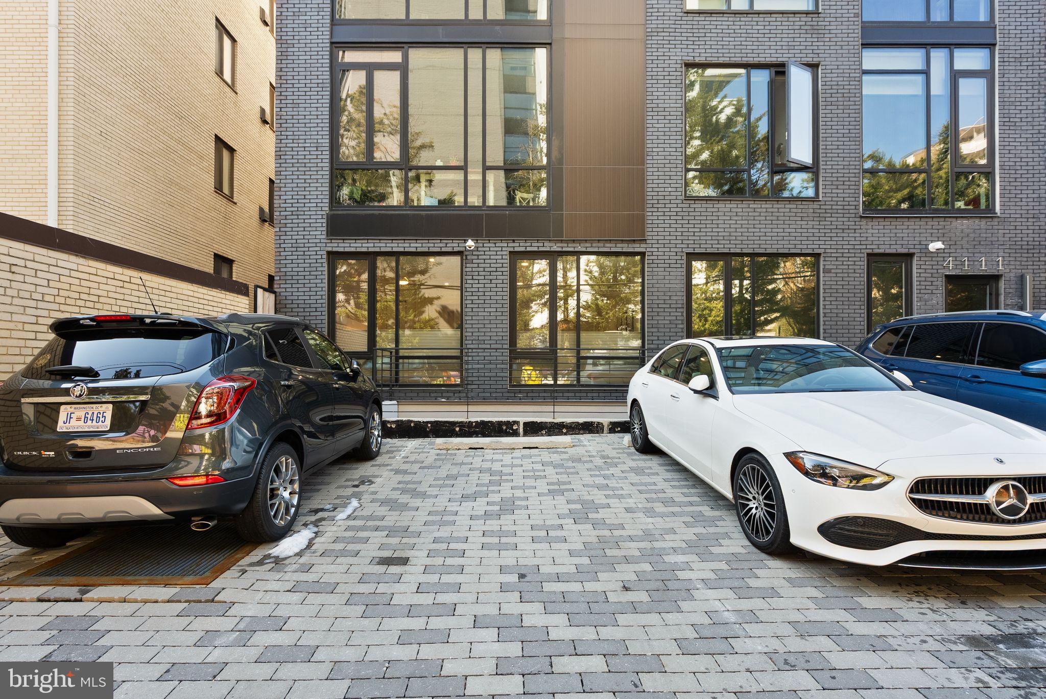 FOREST HILLS - Residential