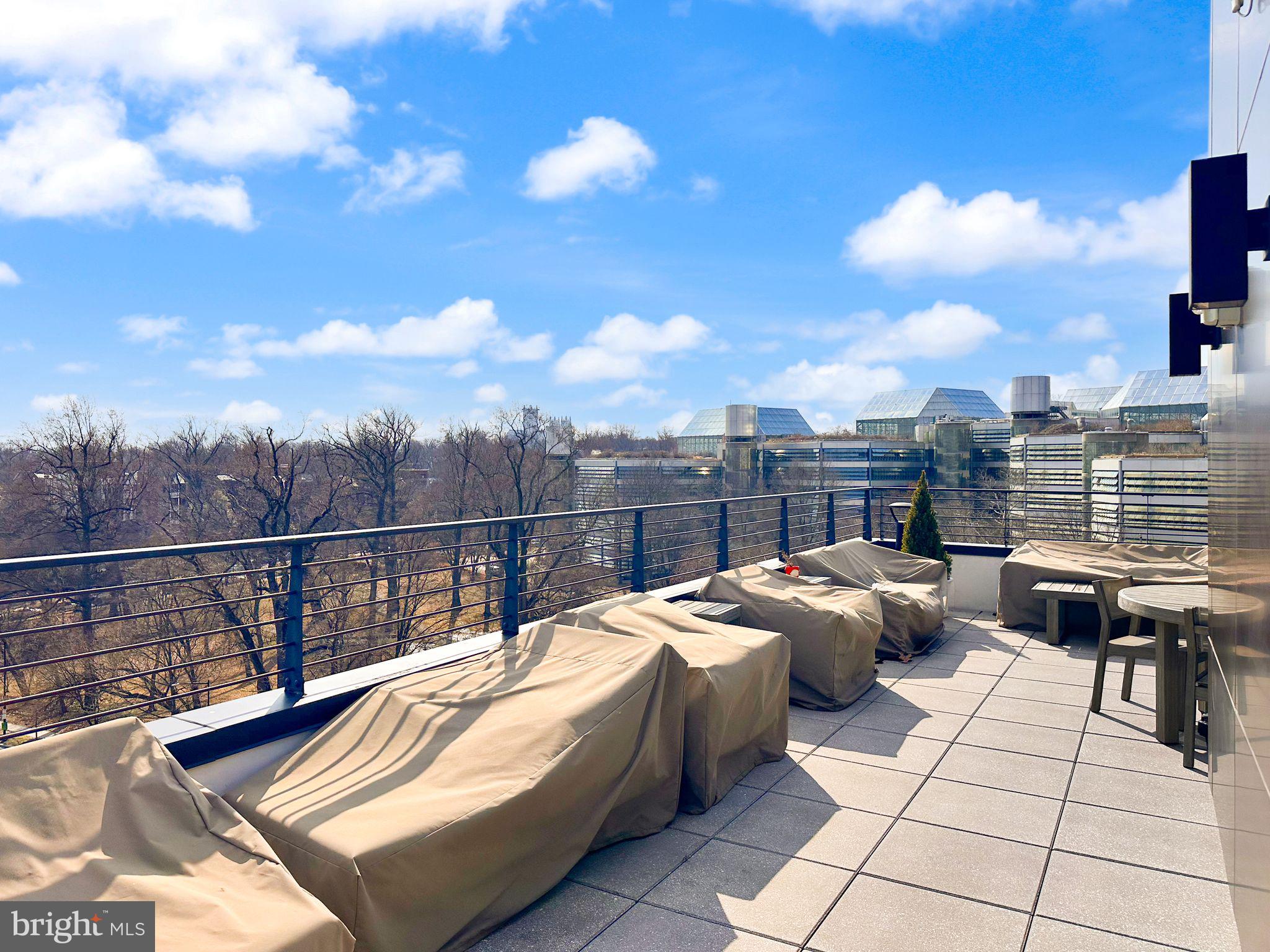 FOREST HILLS - Residential