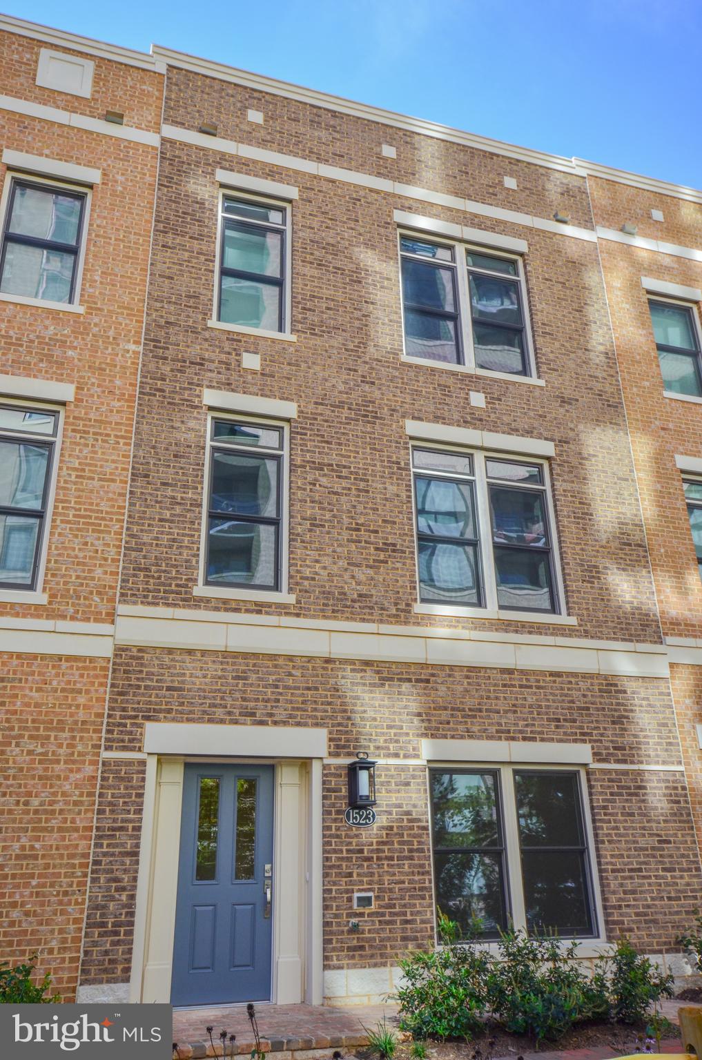 Welcome to Rosslyn Key! This luxurious 4 story, 3 bedroom, 3.5 bath townhome with ELEVATOR and attached 2-car garage is located in the heart of Rosslyn. This stunning home offers 2,345 sq ft of finished living area, with gleaming hardwood floors, crown molding, and large windows providing an abundance of natural light throughout.

The main floor was built for entertaining with a large living area open to your breathtaking gourmet kitchen boasting granite countertops, huge 8 foot island, custom cabinetry, recessed lighting, and stainless steel or cabinetry-hidden appliances, and bright French doors opening up to your private balcony.  

The third level offers two spacious bedrooms with walk-in closets and private attached bathrooms flaunting beautiful vanities, granite countertops, and custom tile showers. 

The top level includes a 3rd bedroom with its own full bath,  reading nook, and a  private rooftop terrace with  wooden  flooring.

Located on a quiet street just a short walk from the Rosslyn Metro, this rare find is within walking distance of several restaurants and bars, Starbucks, Safeway, Target, and just minutes away from DCA and the shops and restaurants of Clarendon, Georgetown, and Downtown DC, and the National Airport. Good credit required, pets case by case. Available now. Great credit required. Open to 6 month lease term.