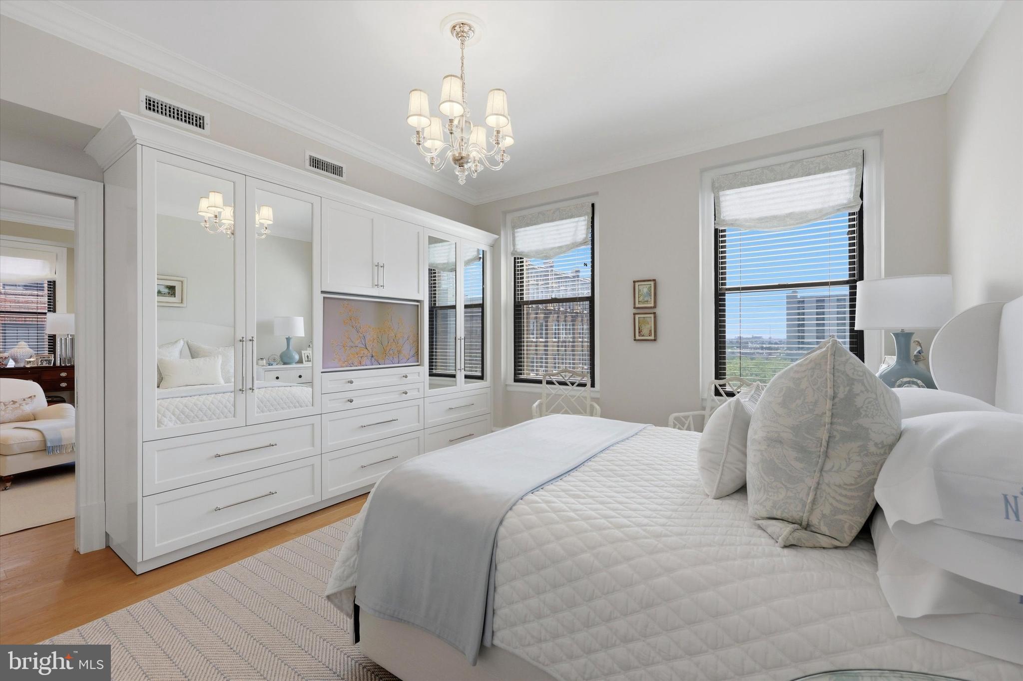 WASHINGTON SQ WEST - Residential