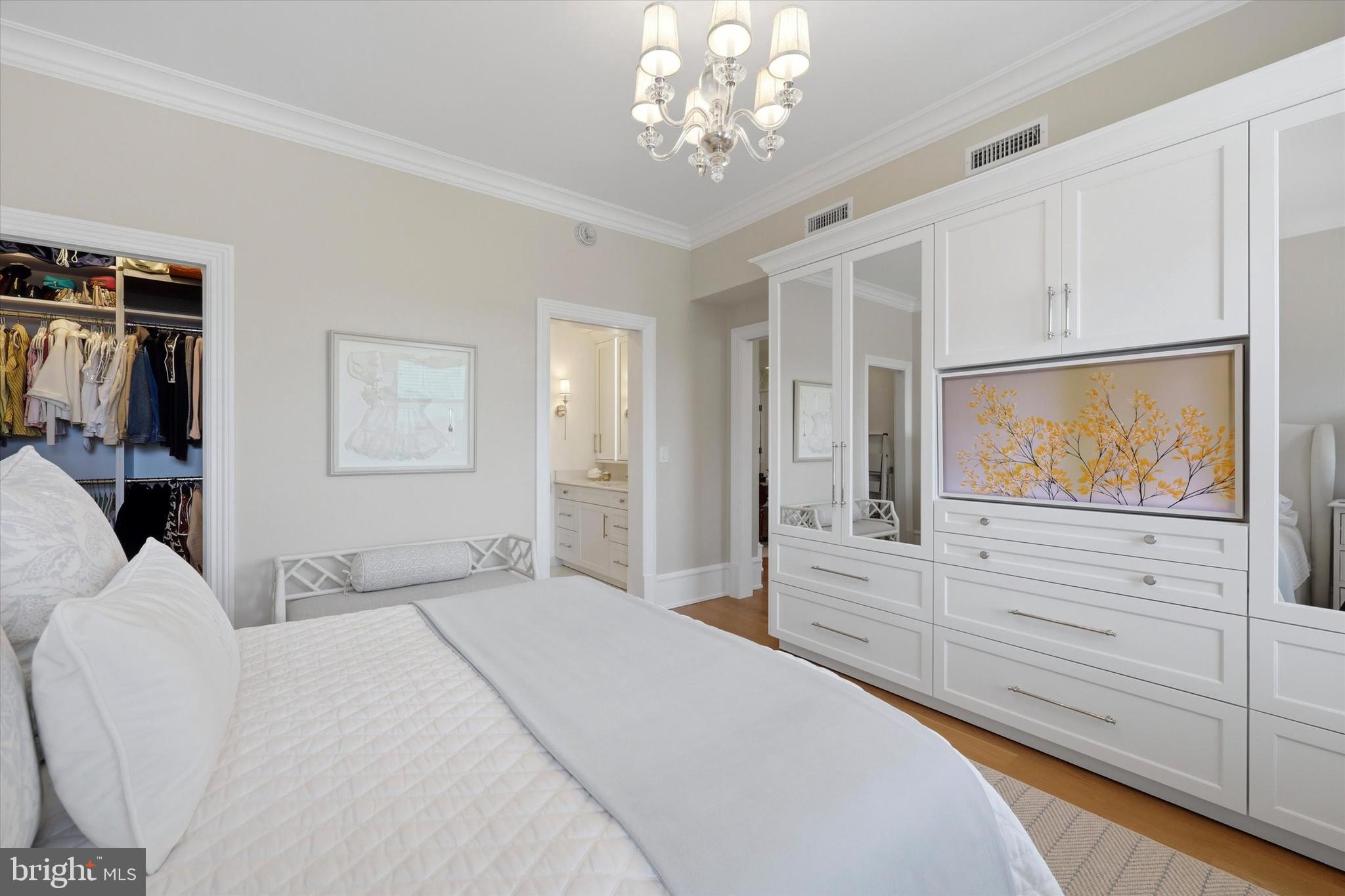 WASHINGTON SQ WEST - Residential