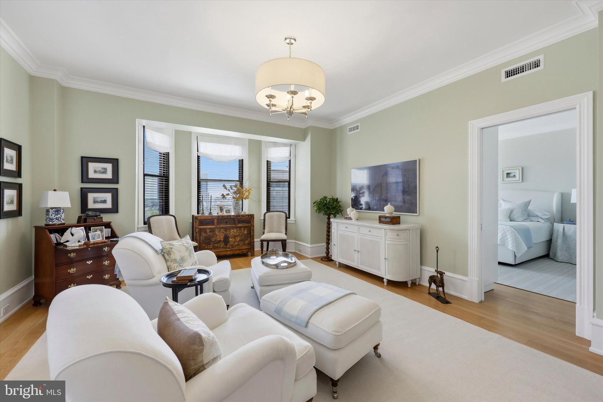 WASHINGTON SQ WEST - Residential