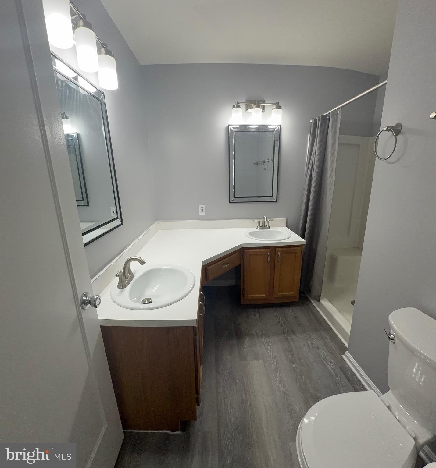 ASHTON CONDO - Residential