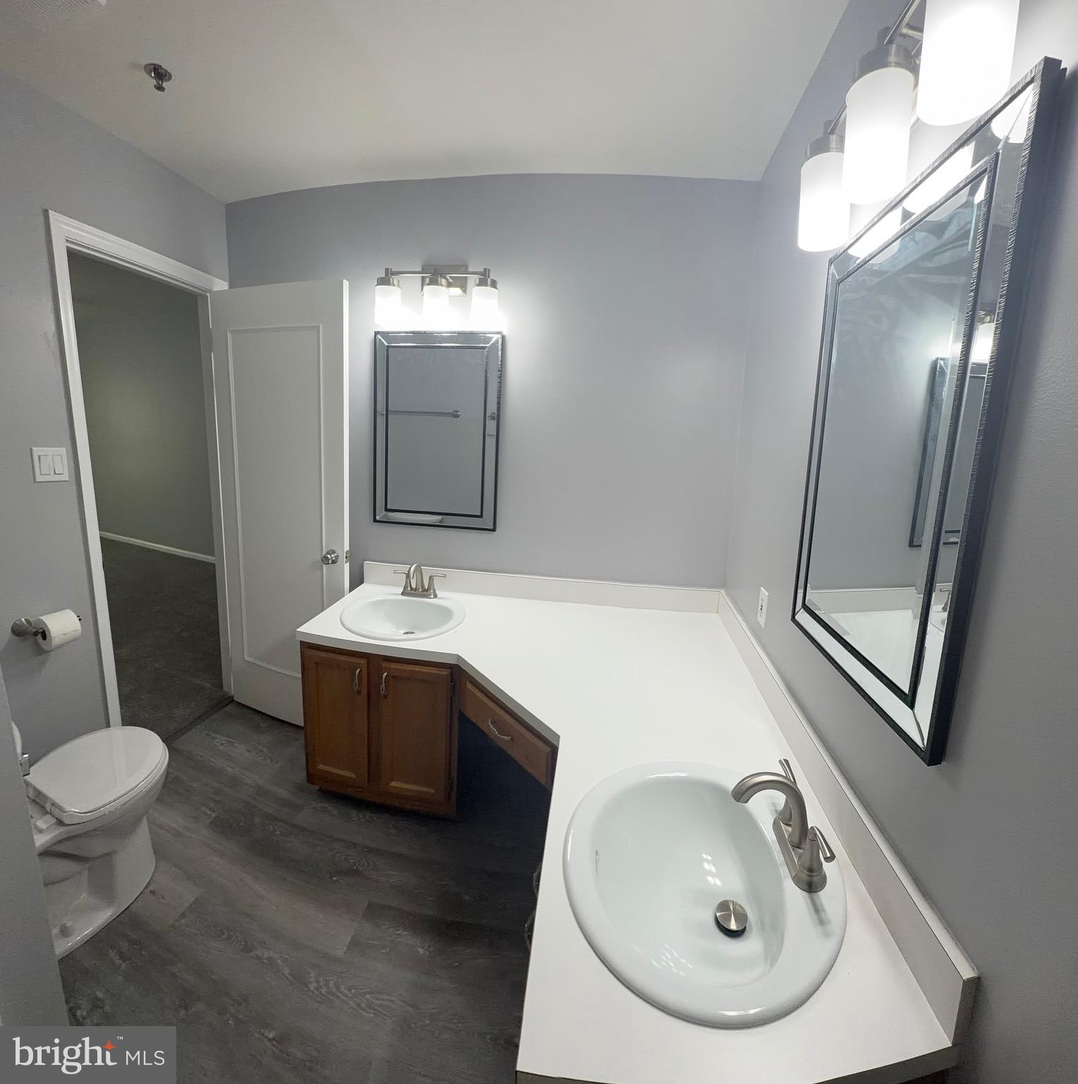 ASHTON CONDO - Residential