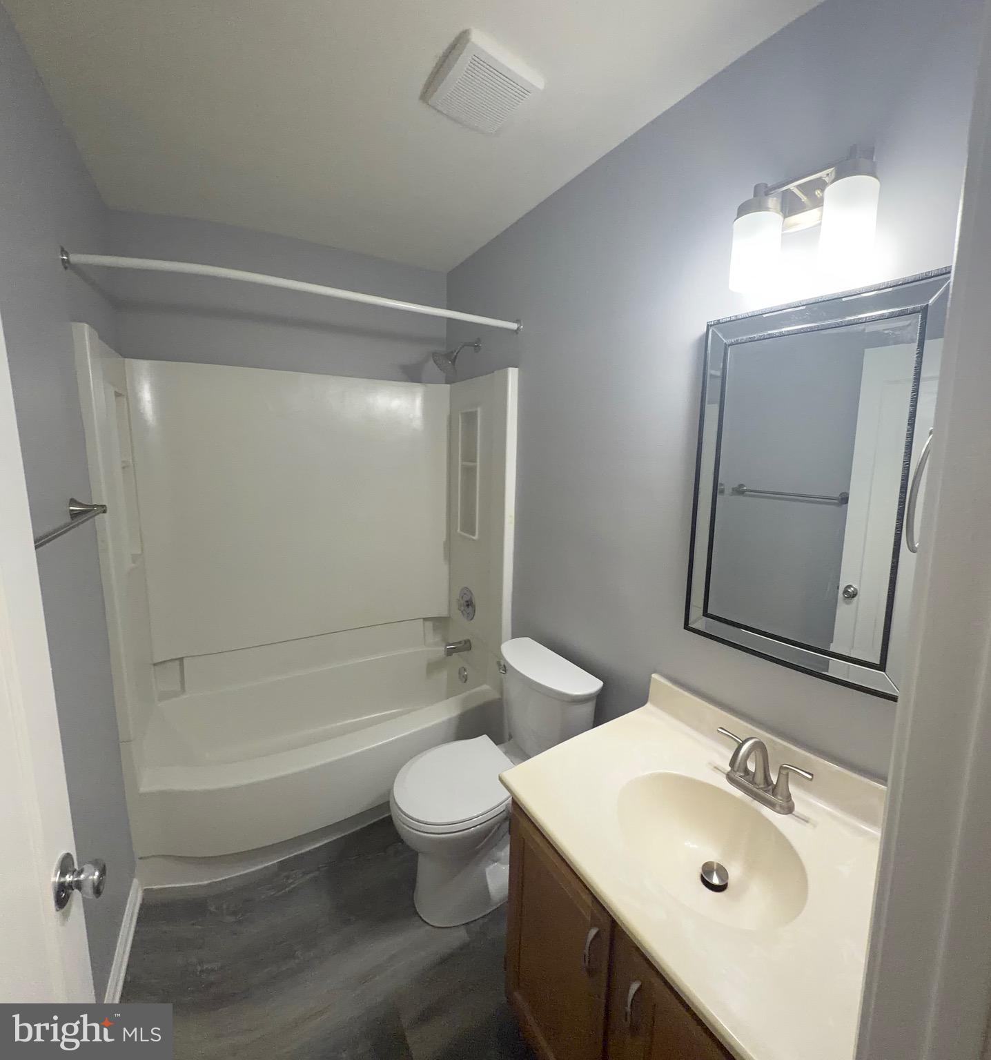 ASHTON CONDO - Residential