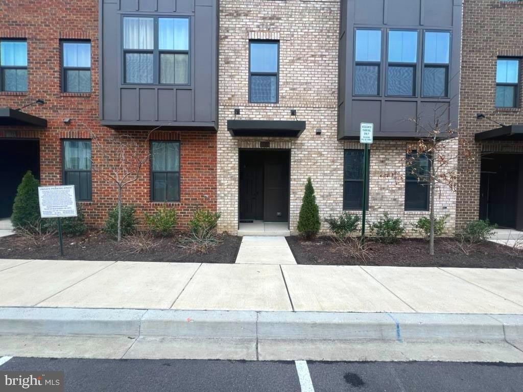PADDOCK POINTE - Residential Lease