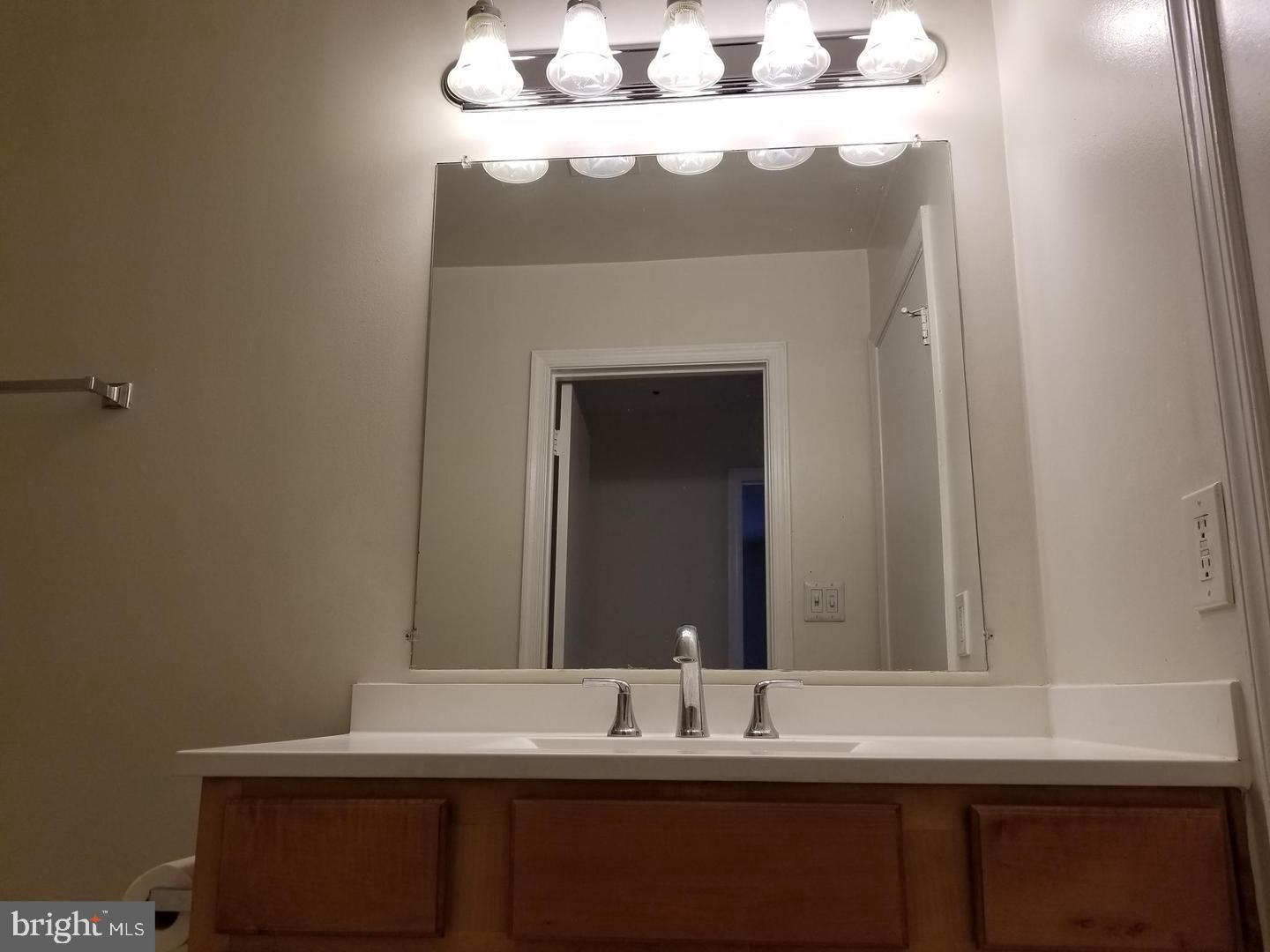 FOUR WINDS AT OAKTON - Residential