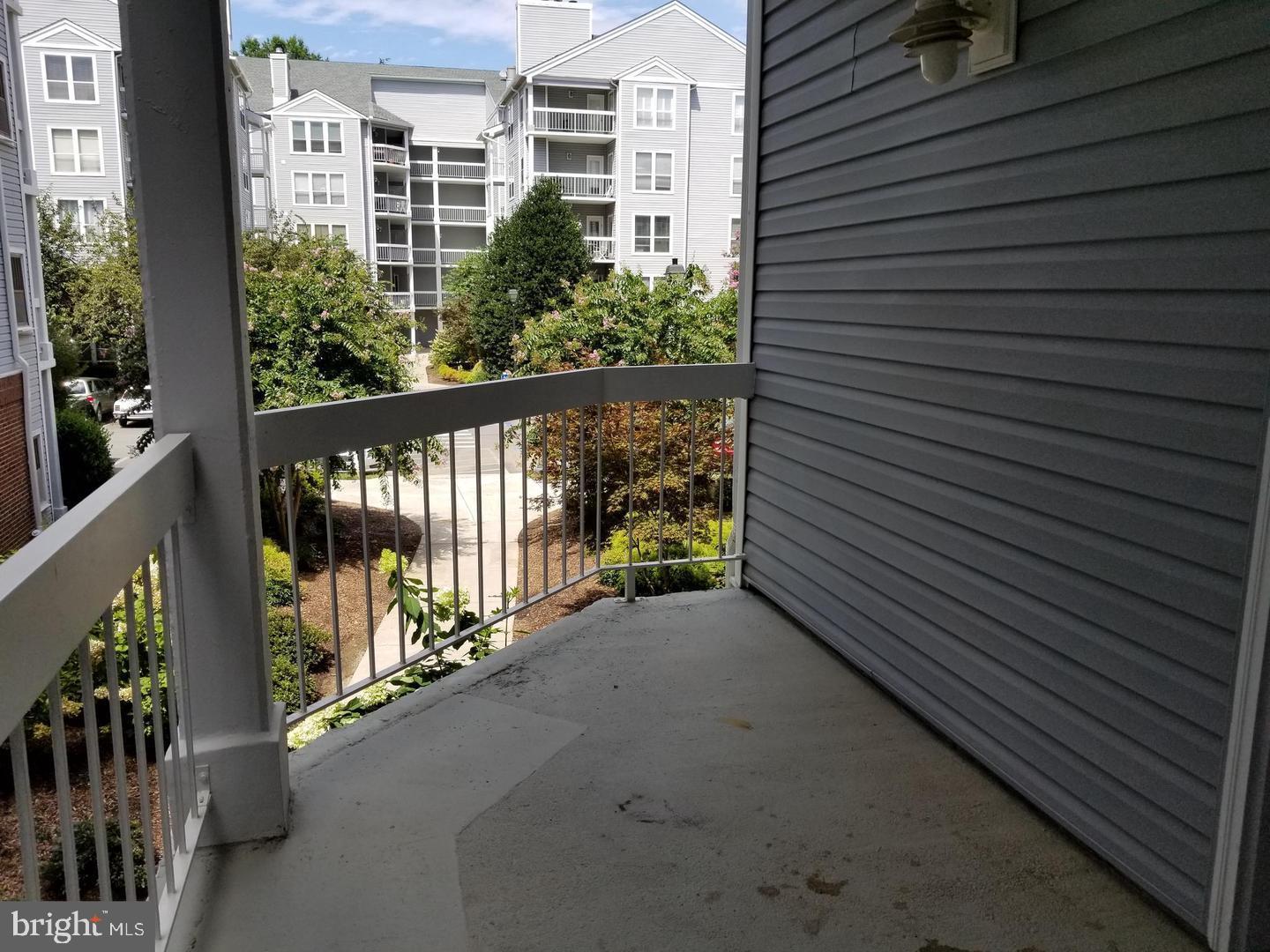 FOUR WINDS AT OAKTON - Residential