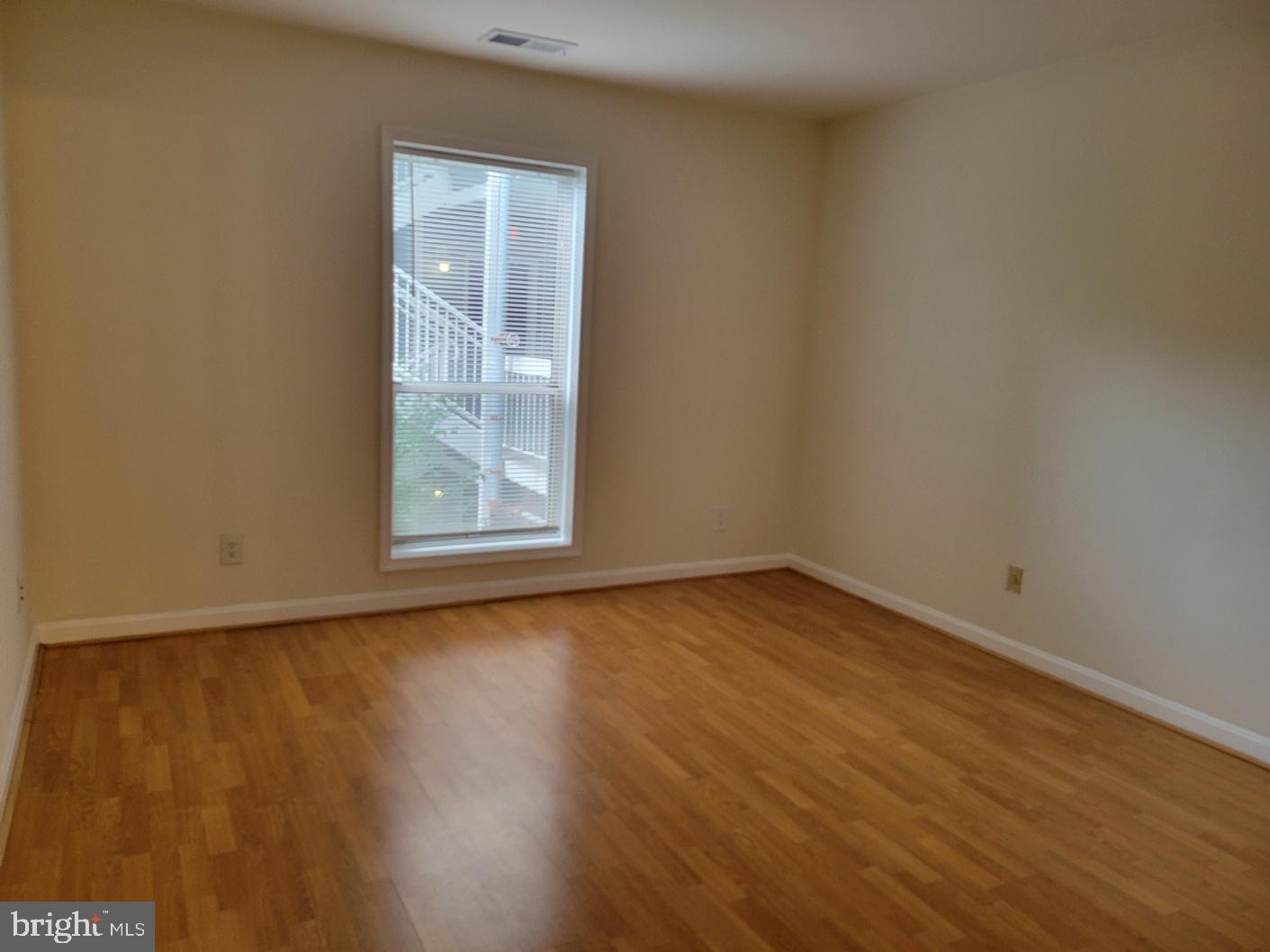 FOUR WINDS AT OAKTON - Residential