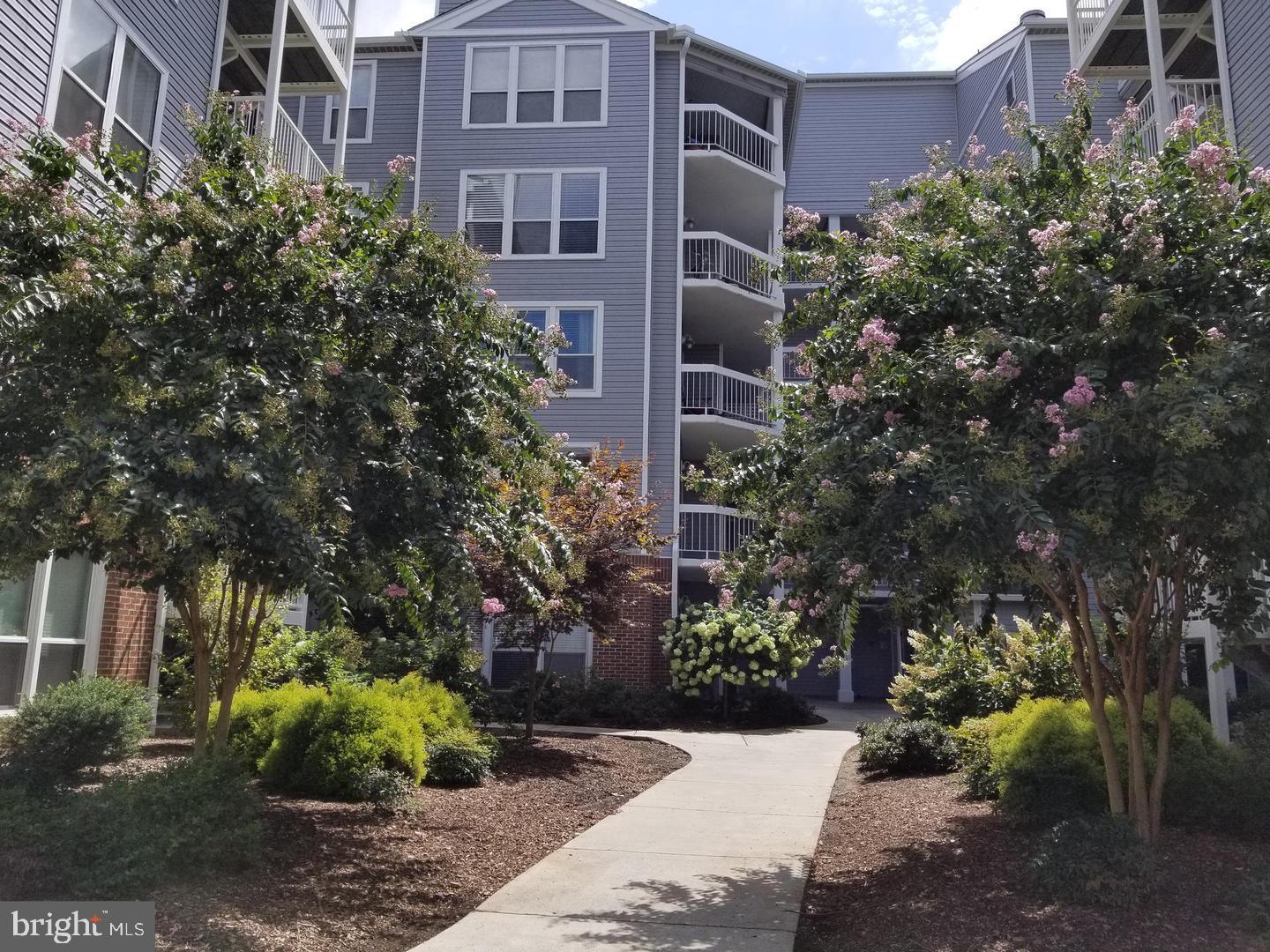 FOUR WINDS AT OAKTON - Residential