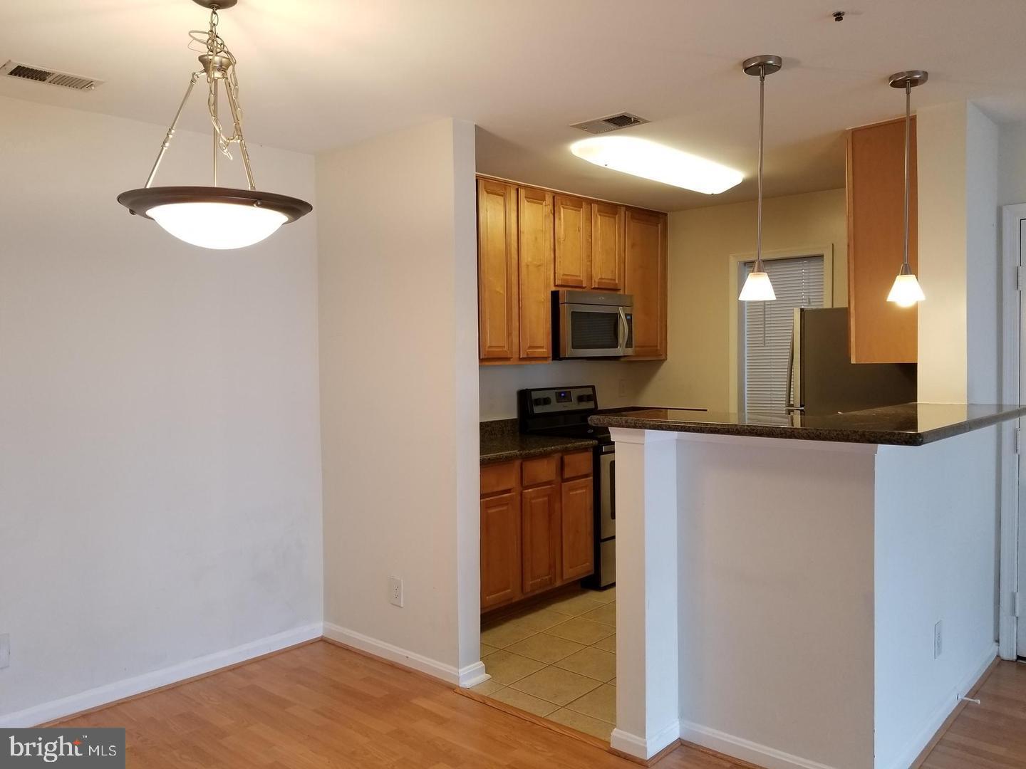 FOUR WINDS AT OAKTON - Residential