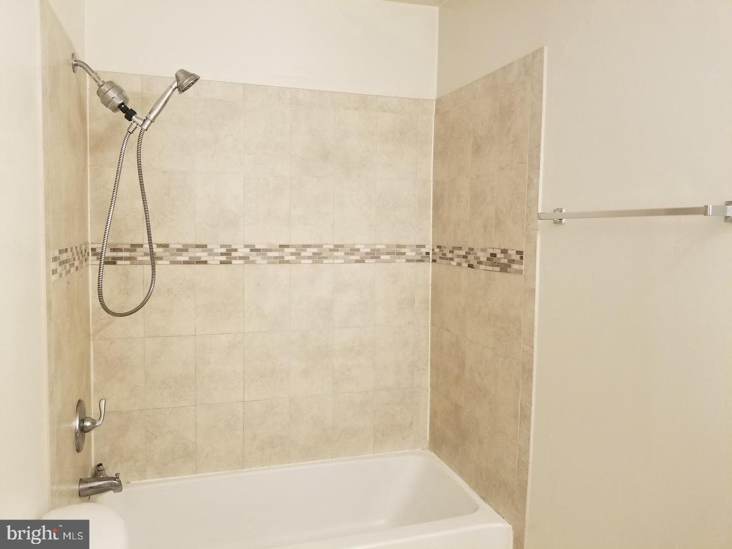 FOUR WINDS AT OAKTON - Residential