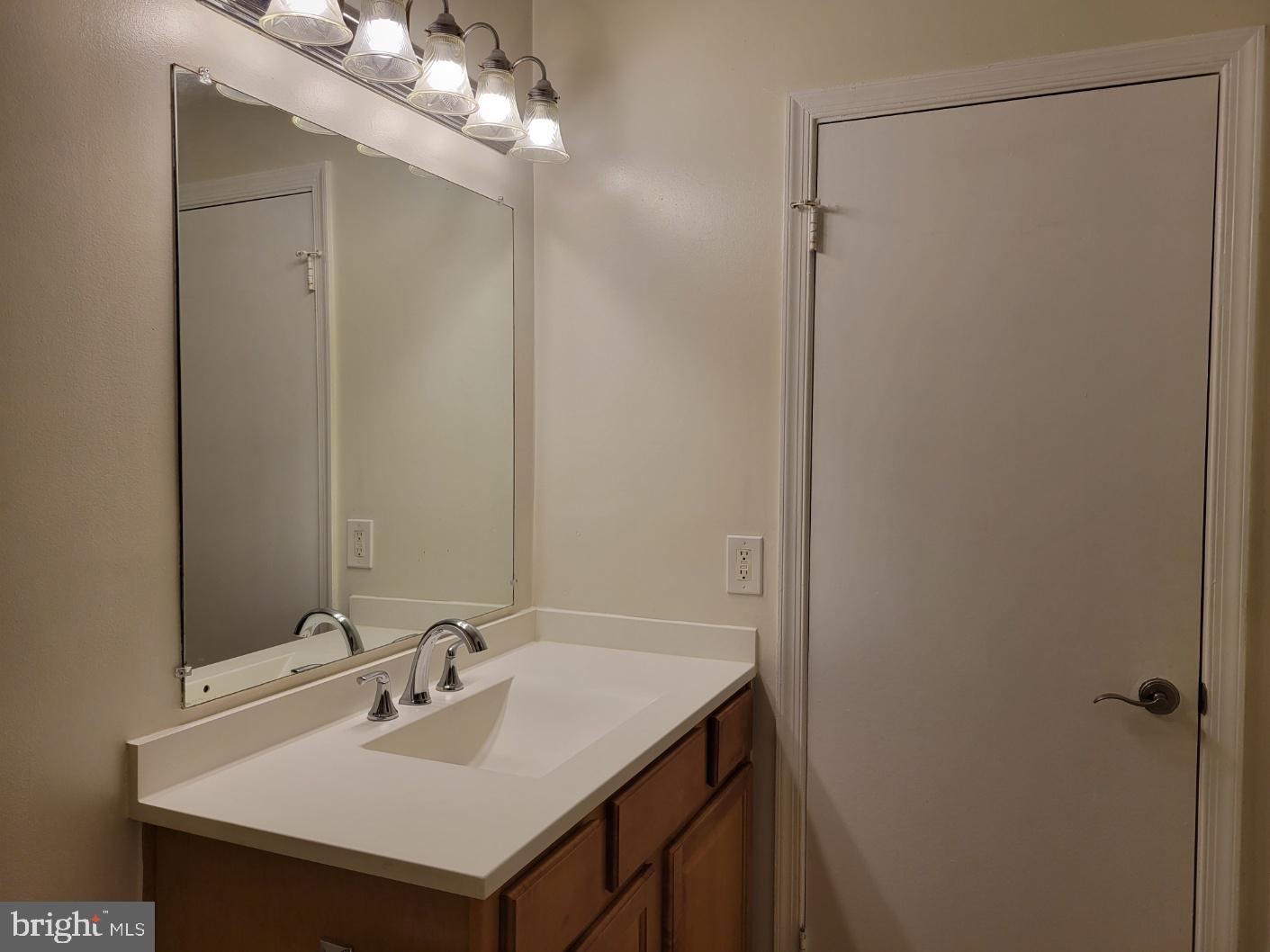 FOUR WINDS AT OAKTON - Residential