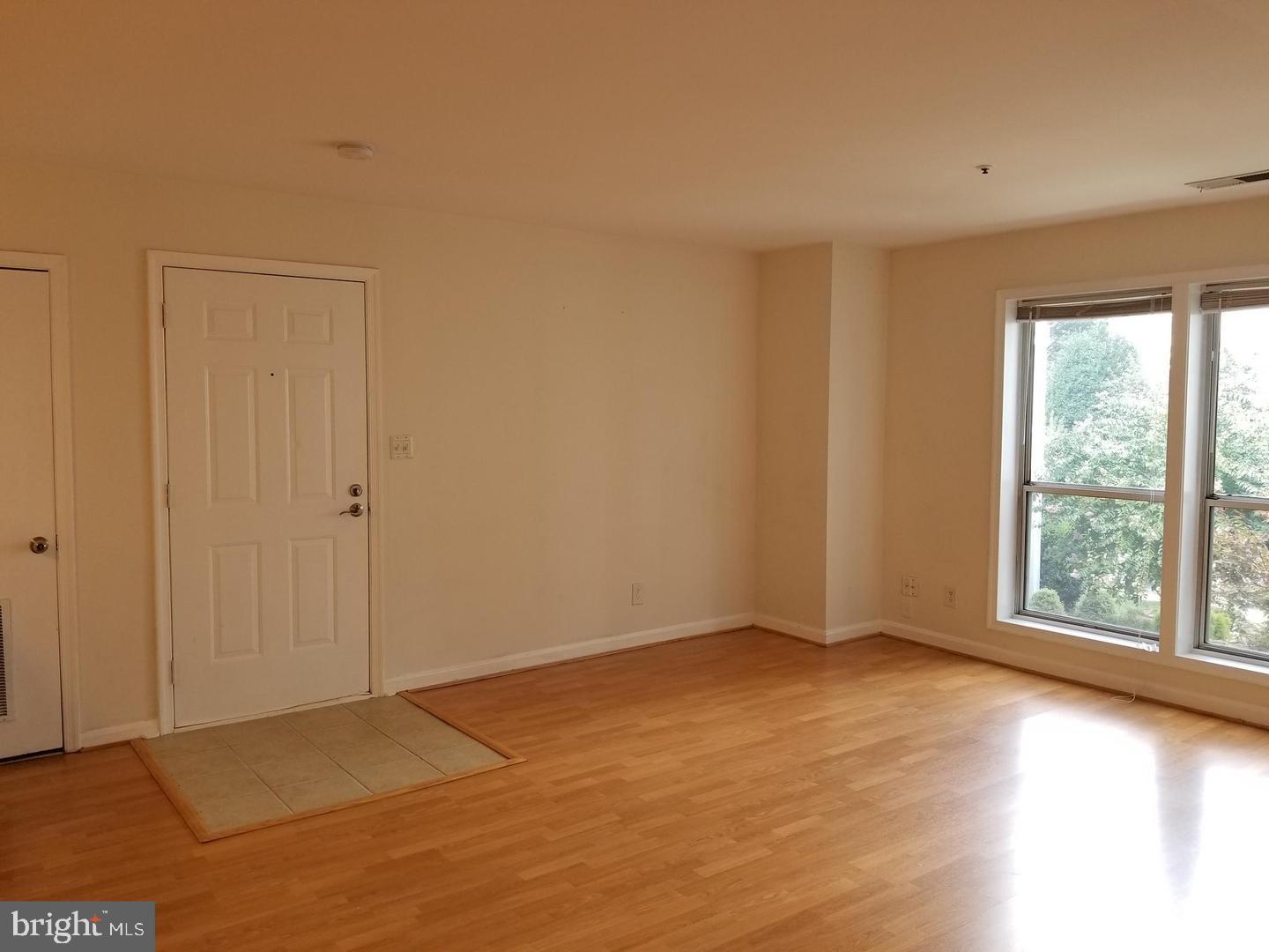 FOUR WINDS AT OAKTON - Residential