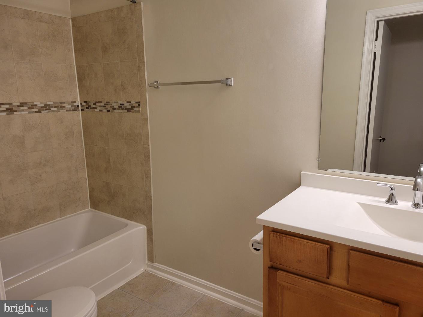 FOUR WINDS AT OAKTON - Residential