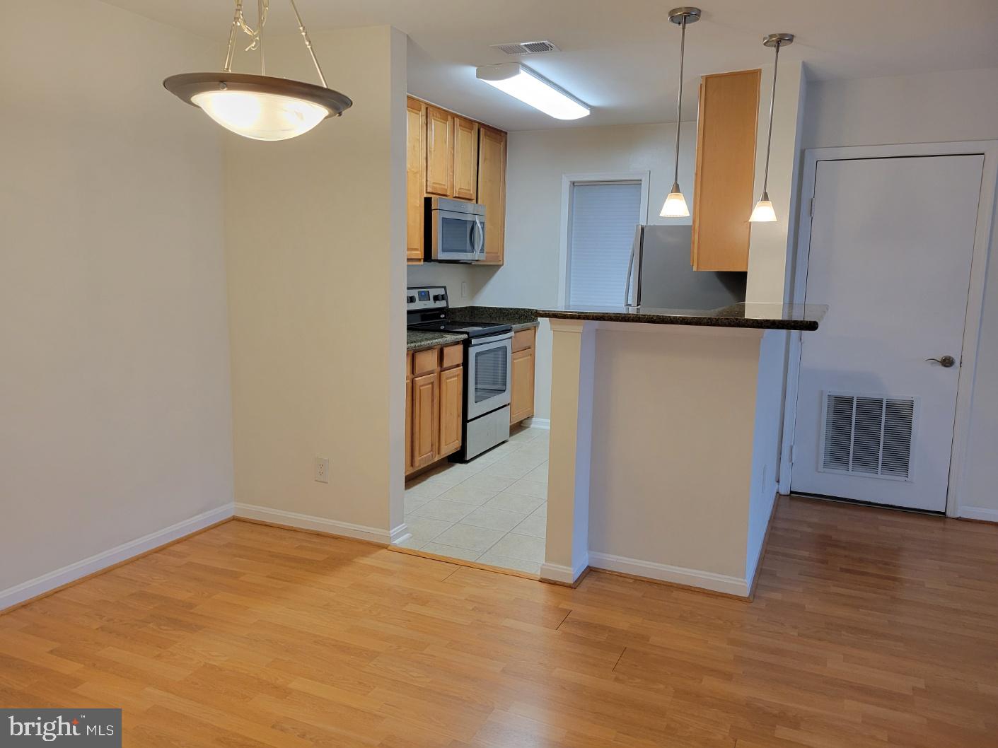 FOUR WINDS AT OAKTON - Residential