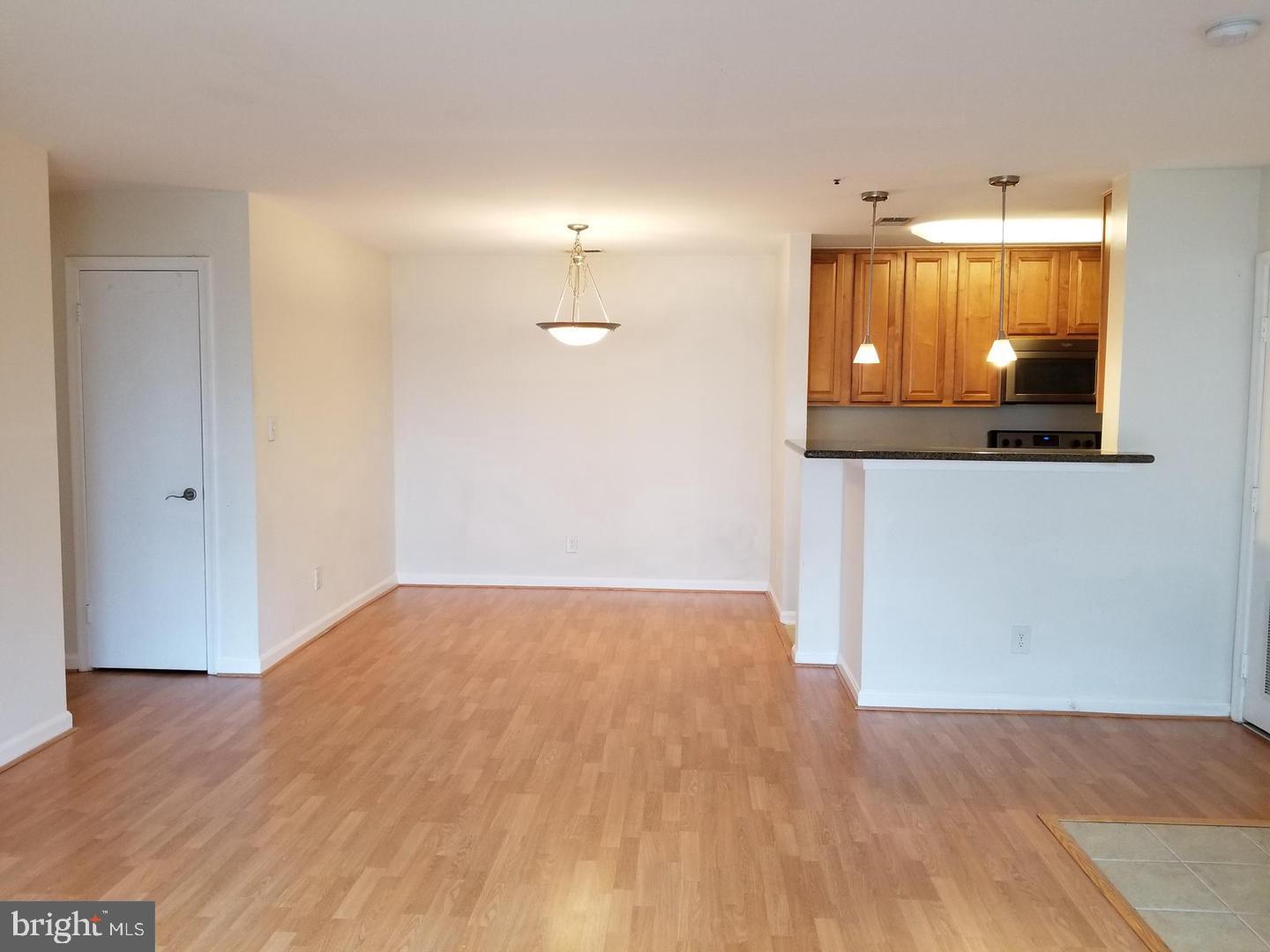 FOUR WINDS AT OAKTON - Residential