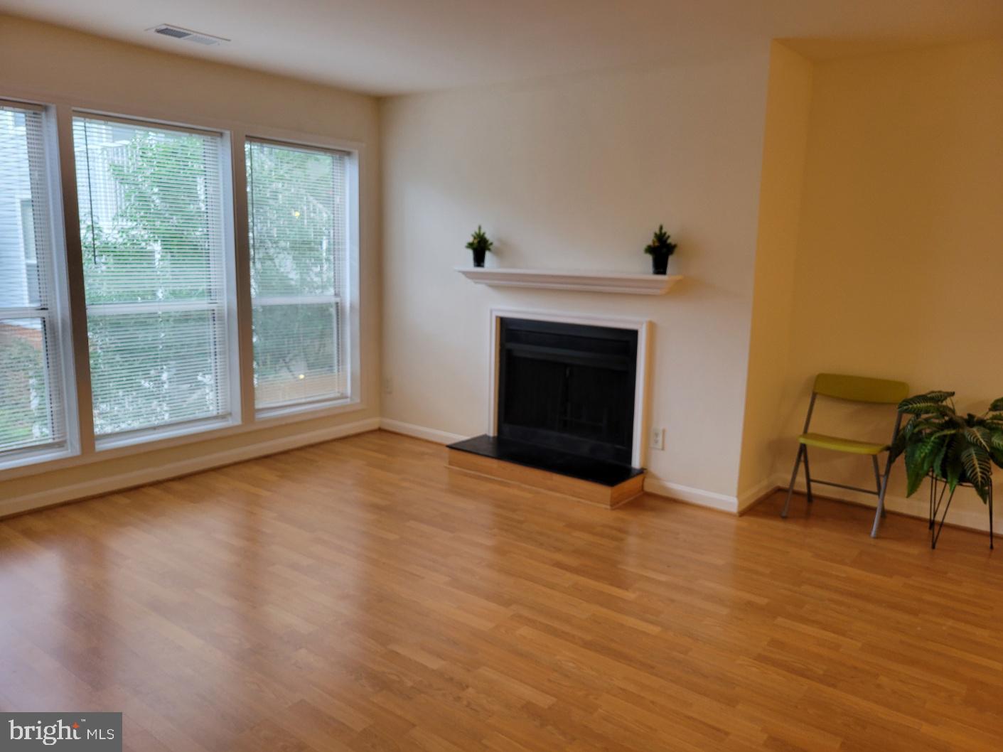 FOUR WINDS AT OAKTON - Residential