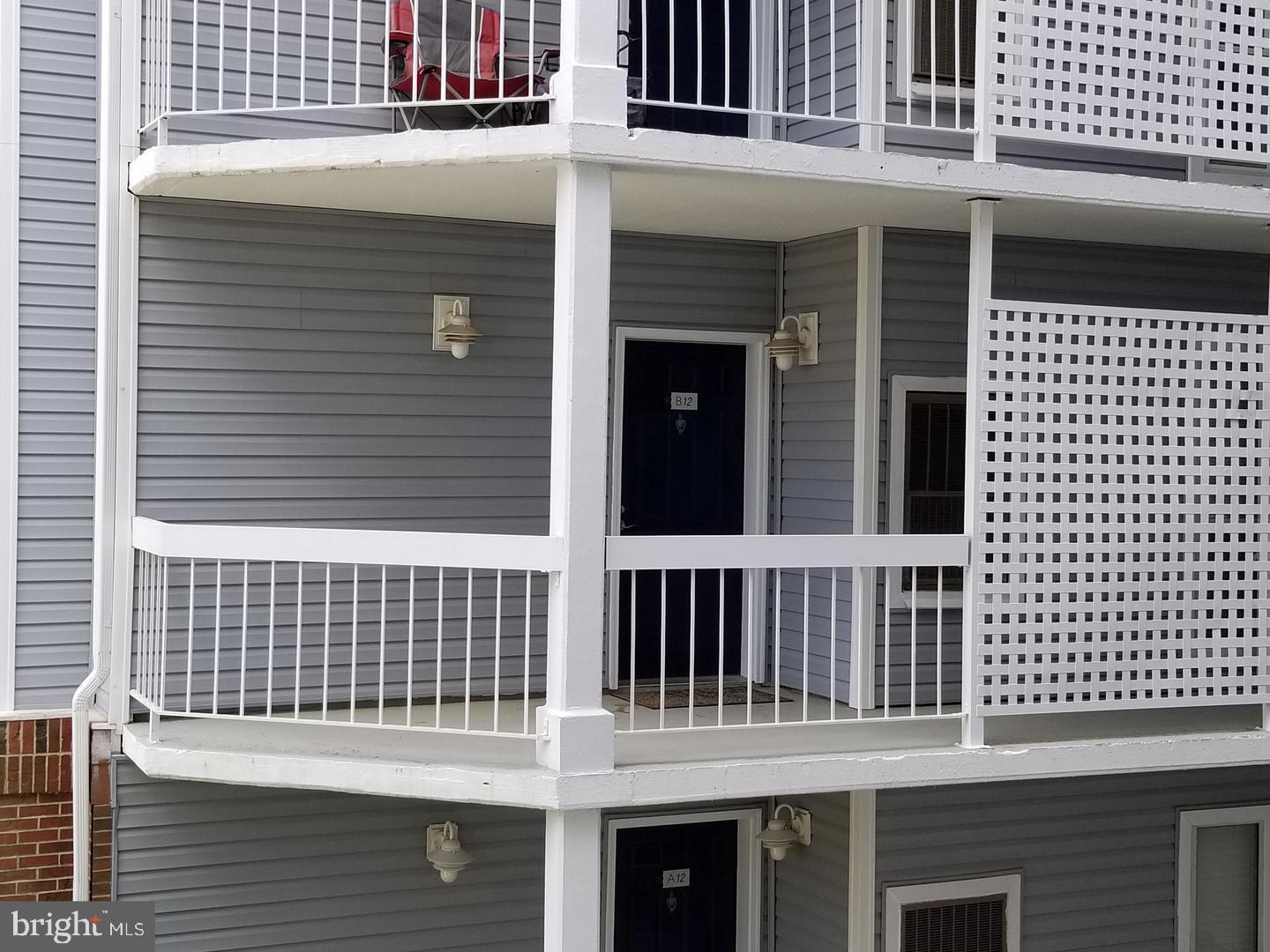 FOUR WINDS AT OAKTON - Residential