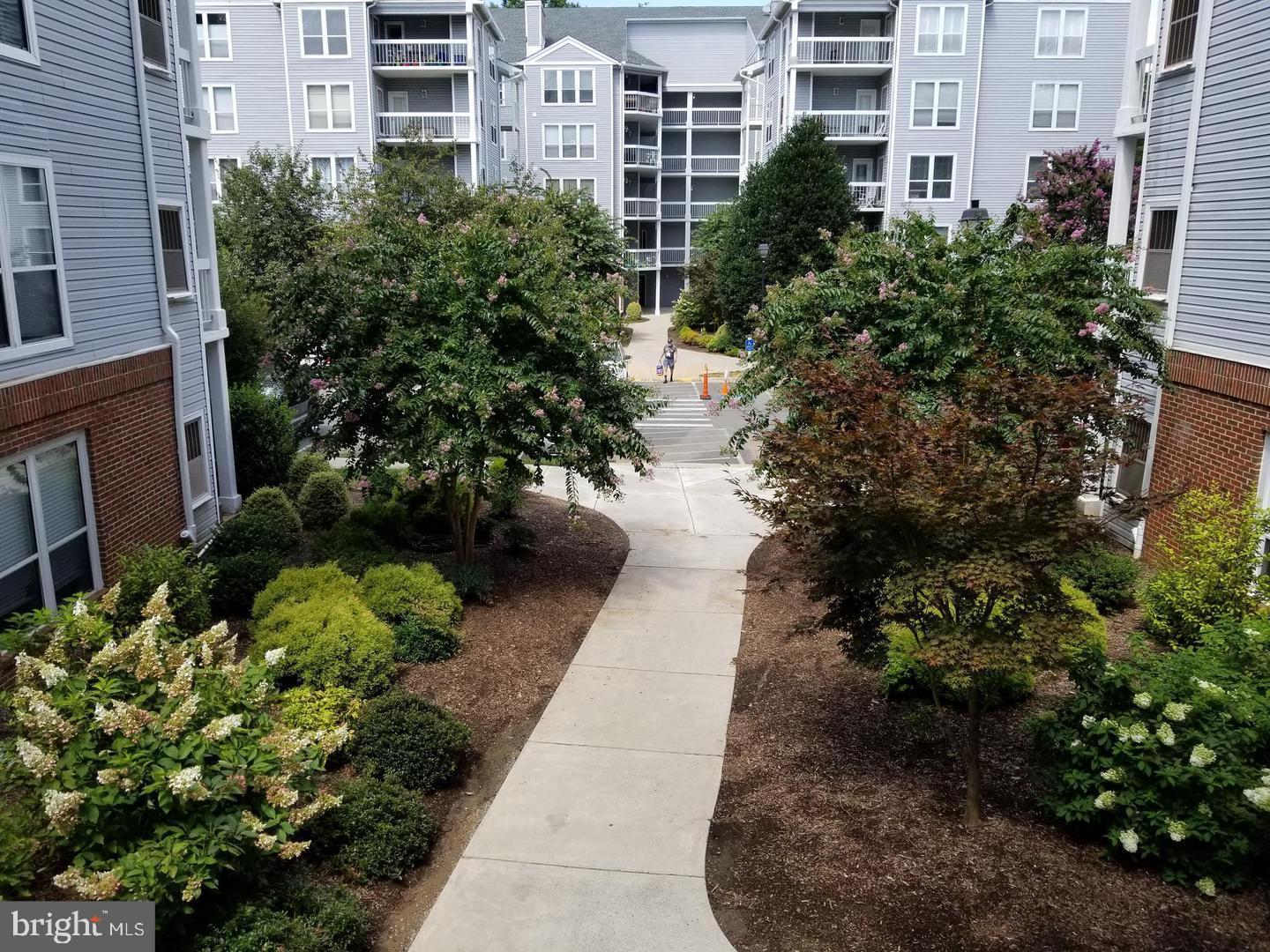 FOUR WINDS AT OAKTON - Residential