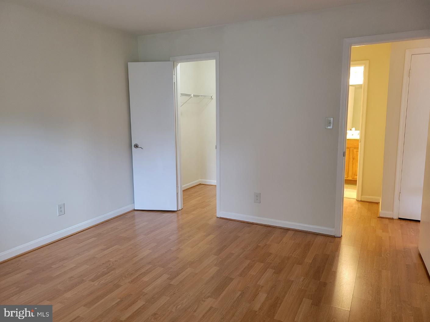 FOUR WINDS AT OAKTON - Residential