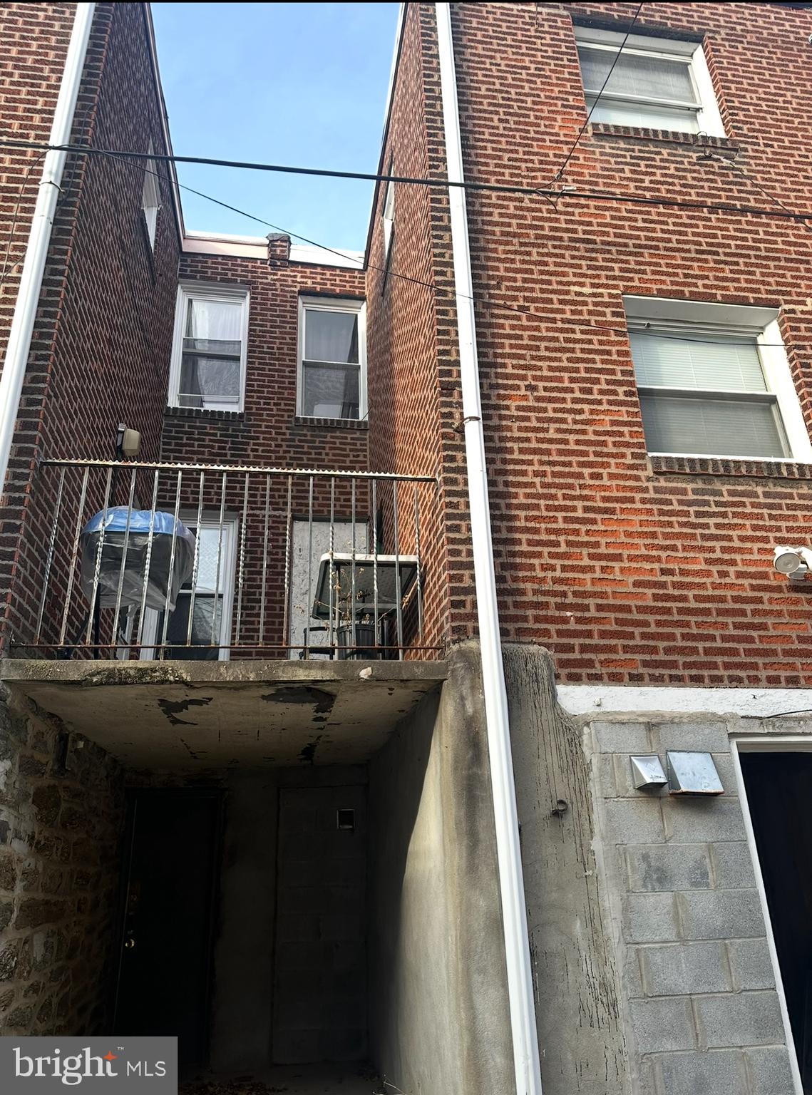 FERN ROCK - Residential