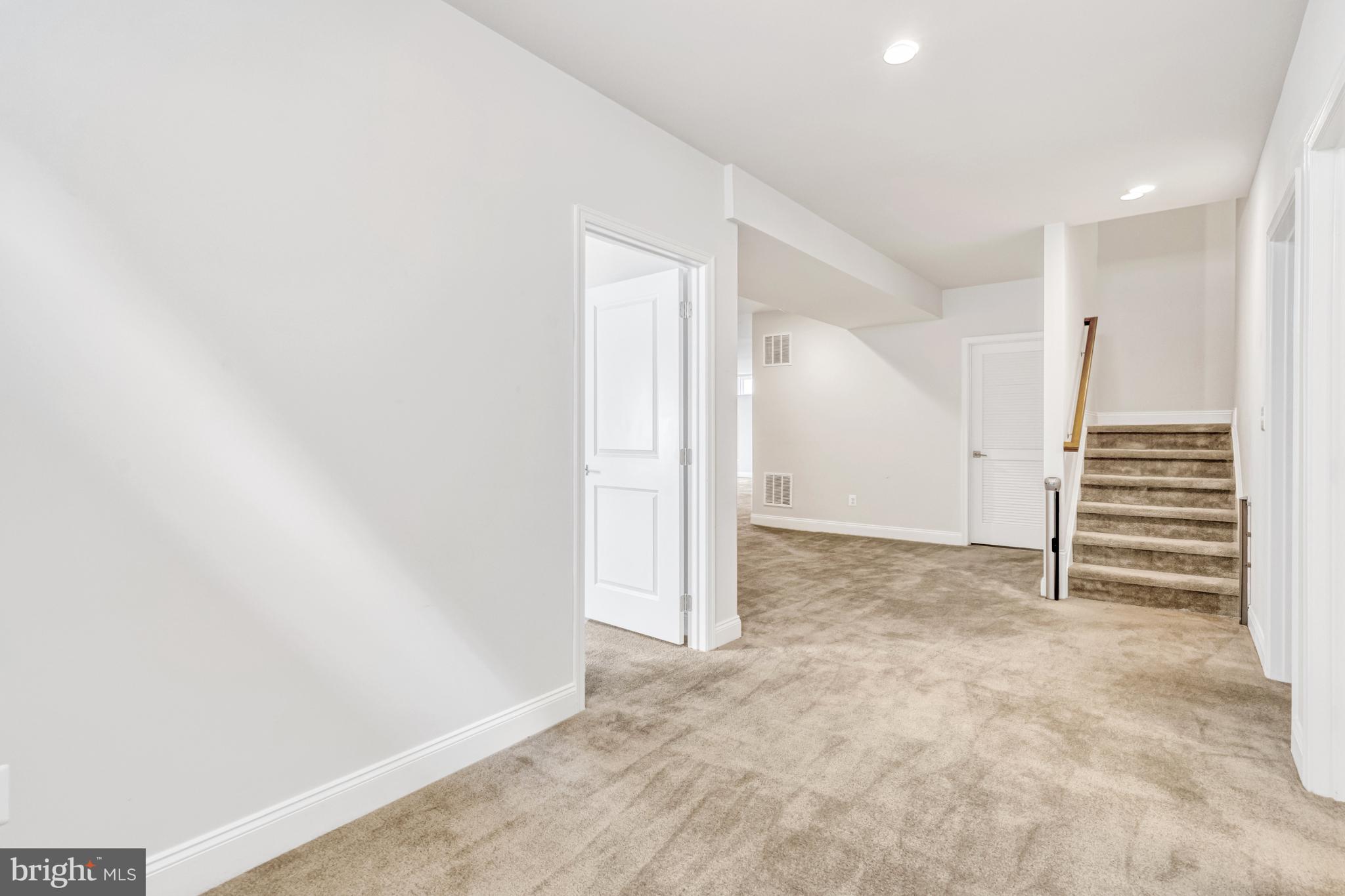 REGENCY AT CREEKSIDE - Residential