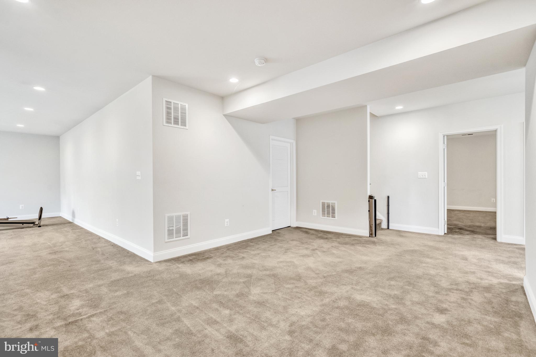 REGENCY AT CREEKSIDE - Residential