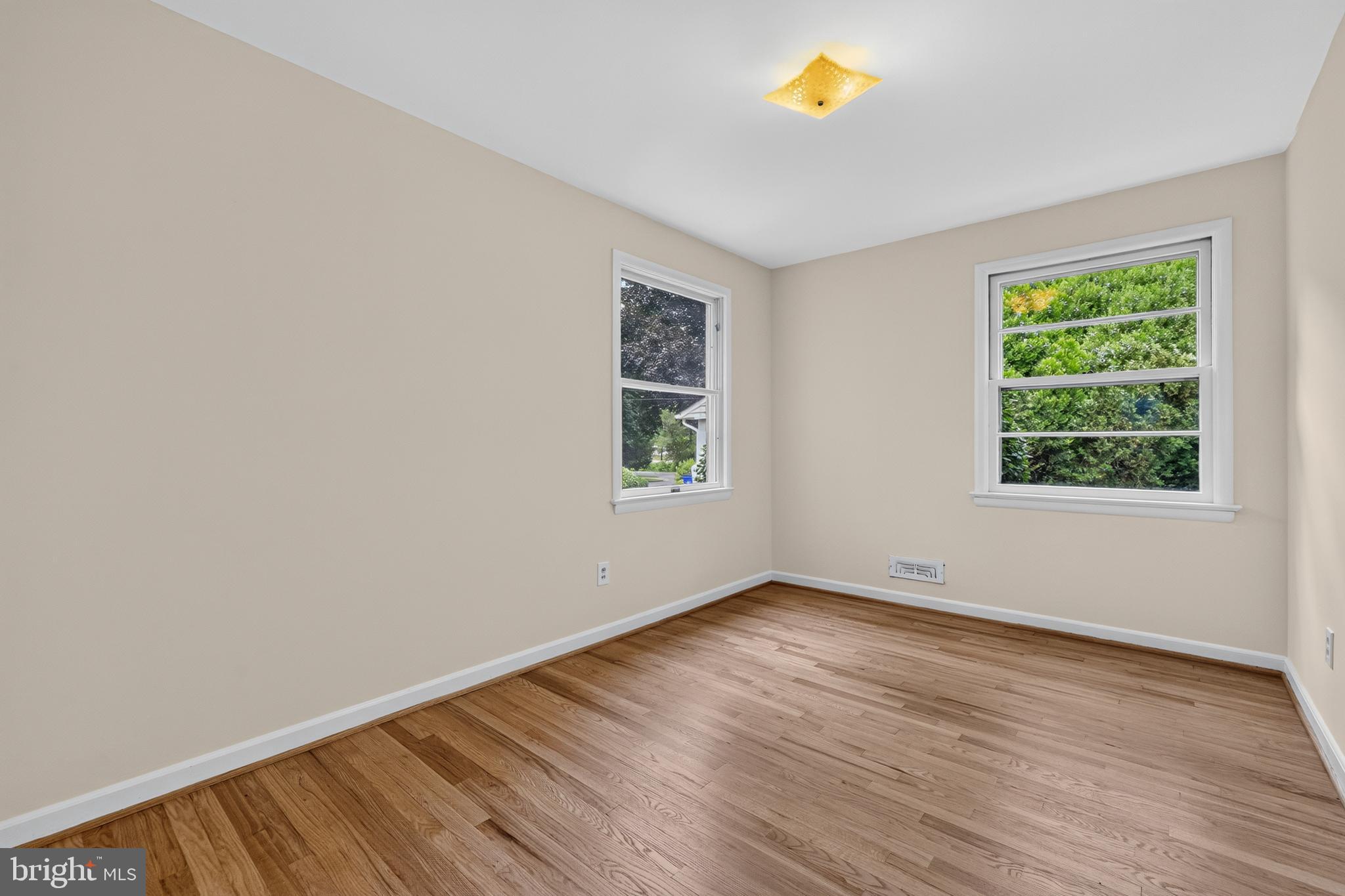 KENSINGTON - Residential