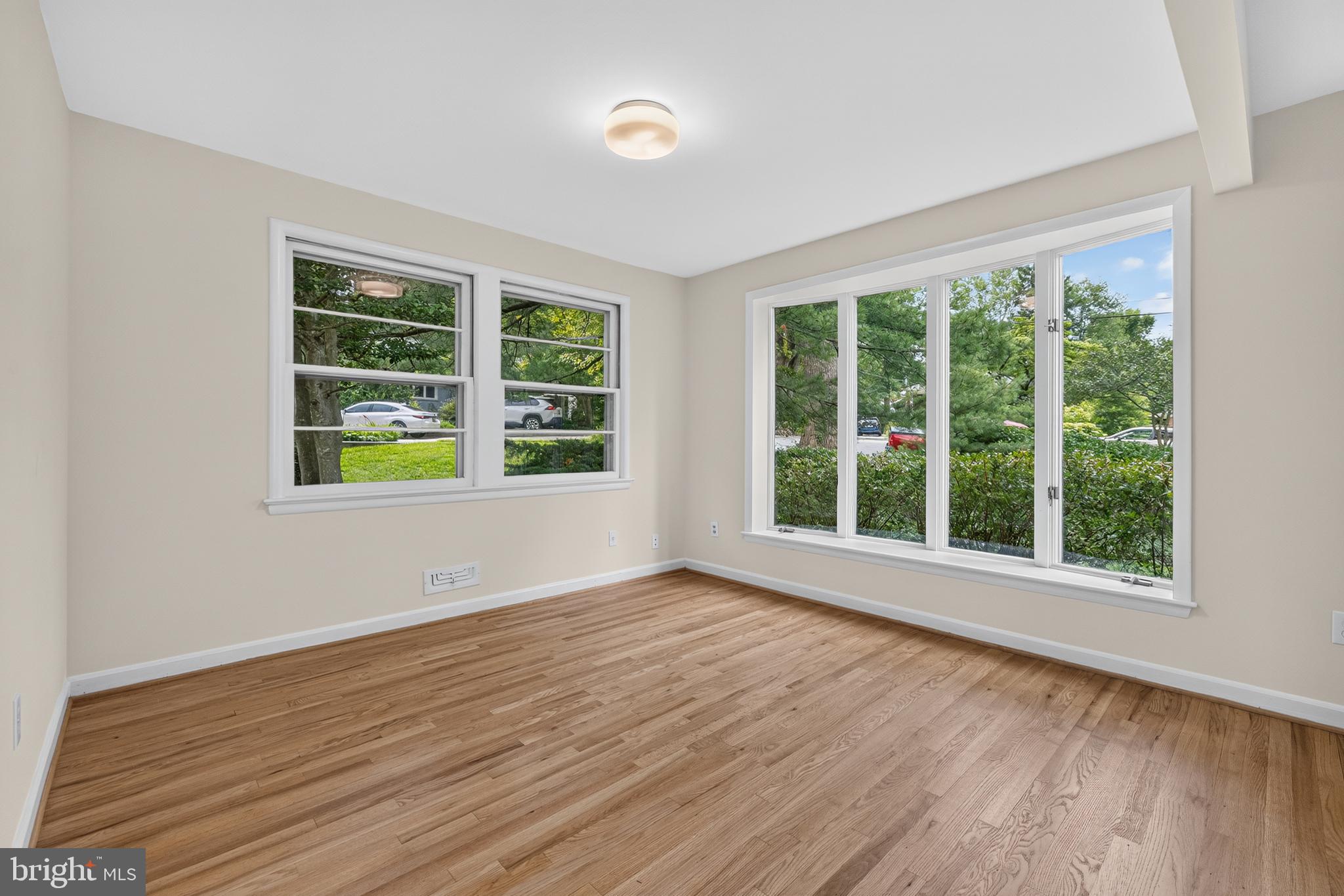 KENSINGTON - Residential
