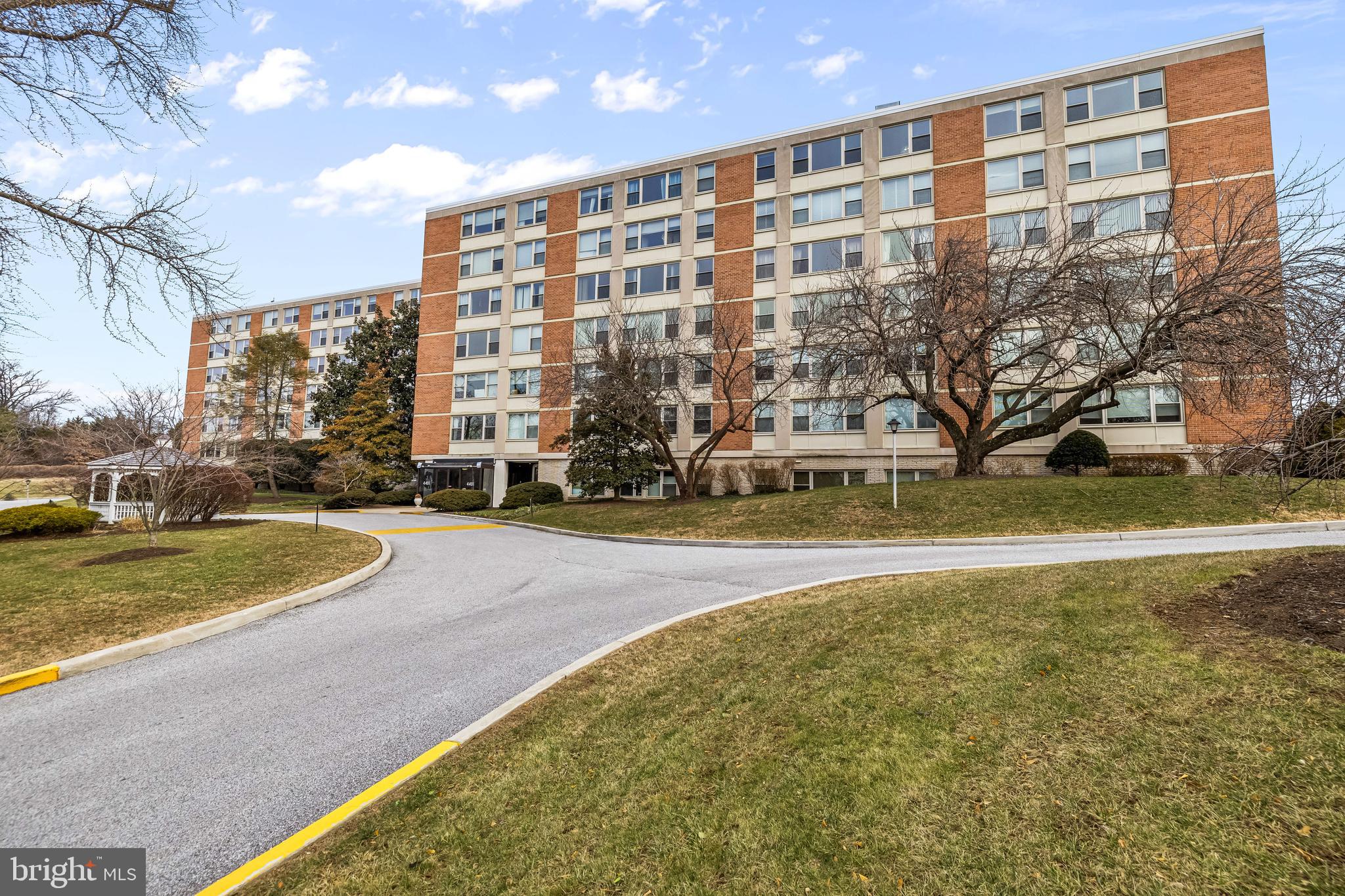 ROLAND PARK - Residential