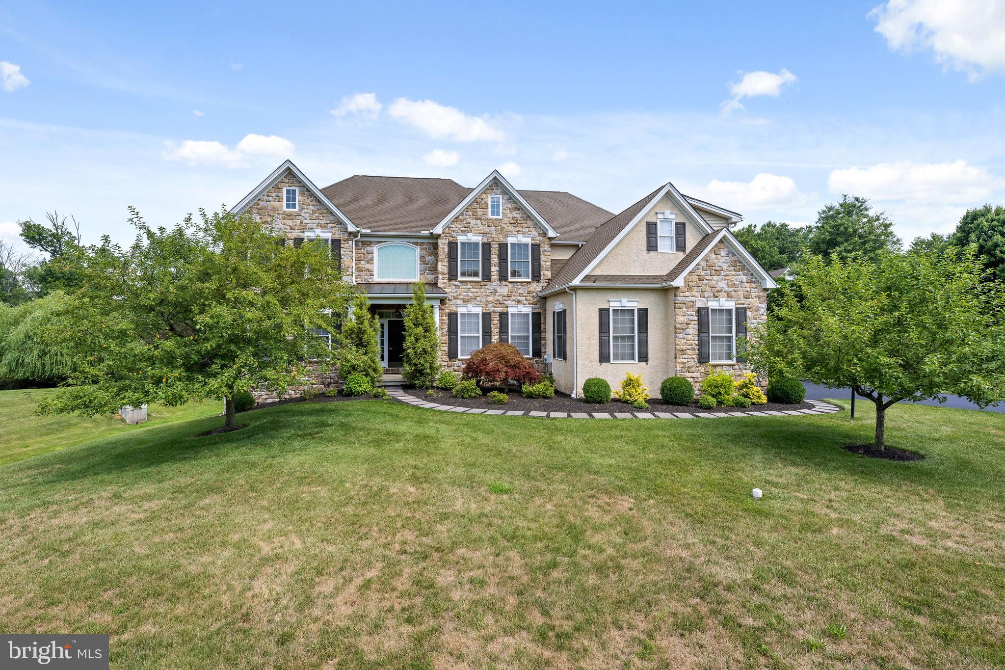 PONDVIEW - Residential
