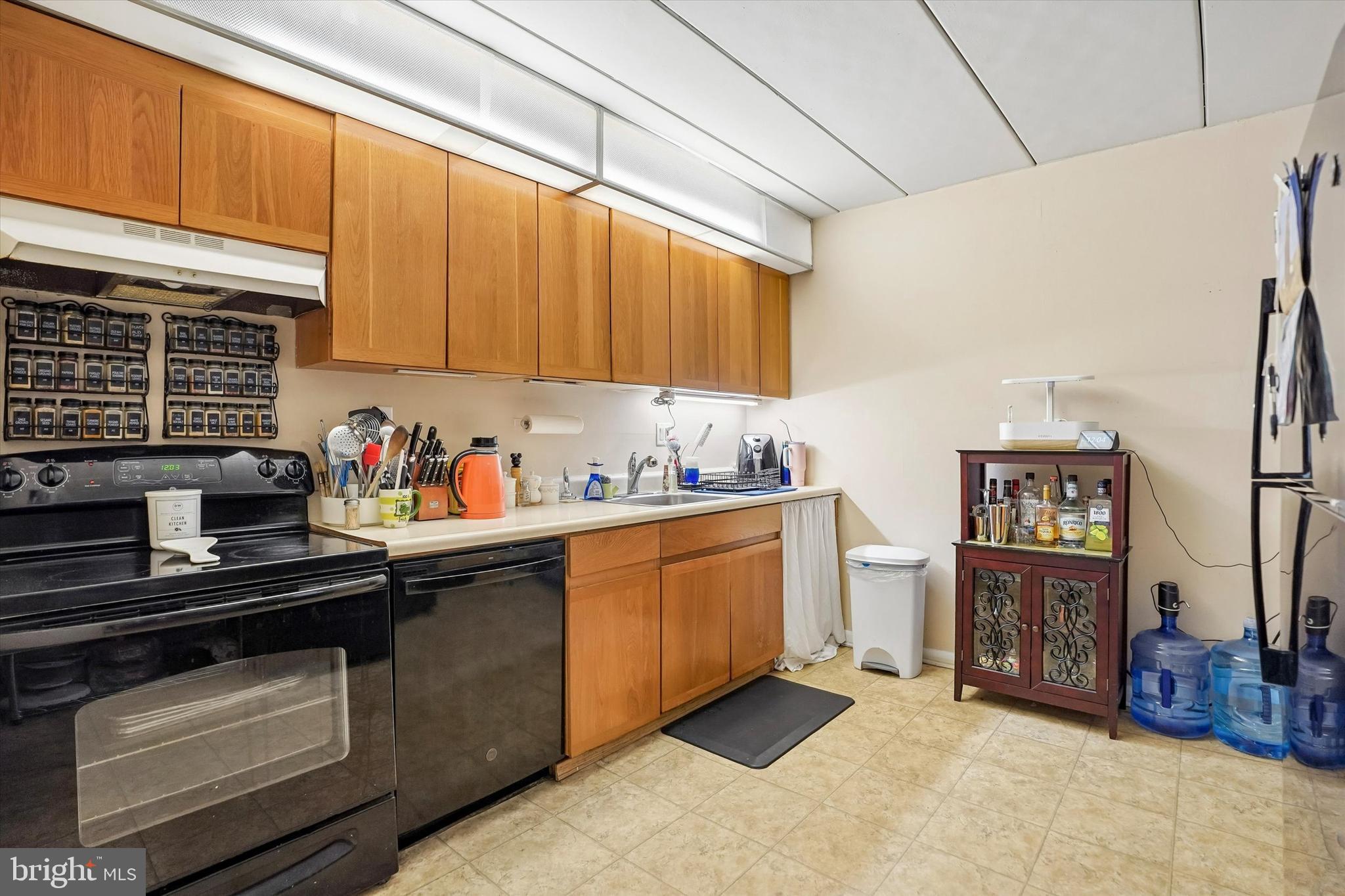 HAVERFORD HILL - Residential