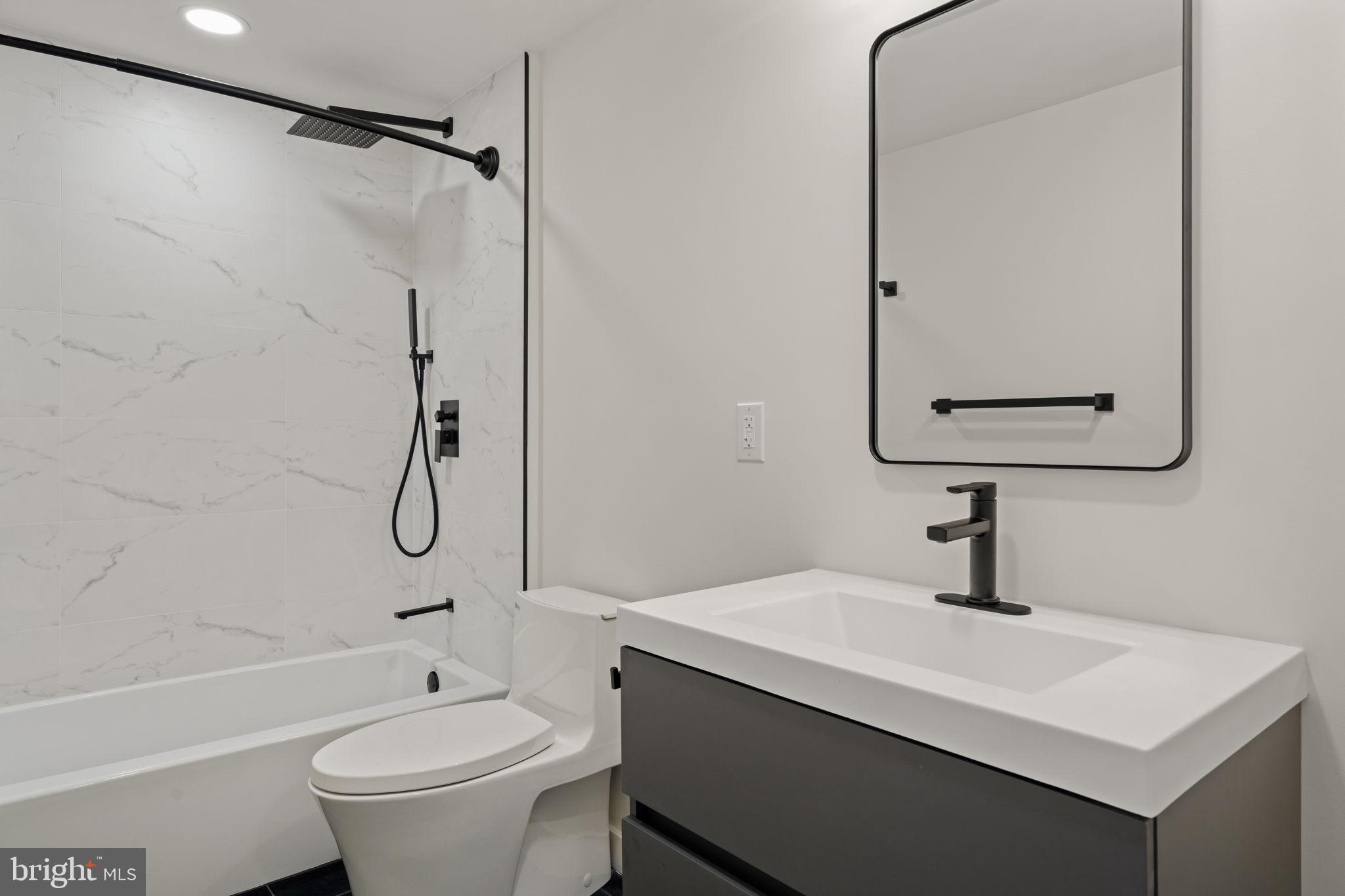 PORT RICHMOND - Residential